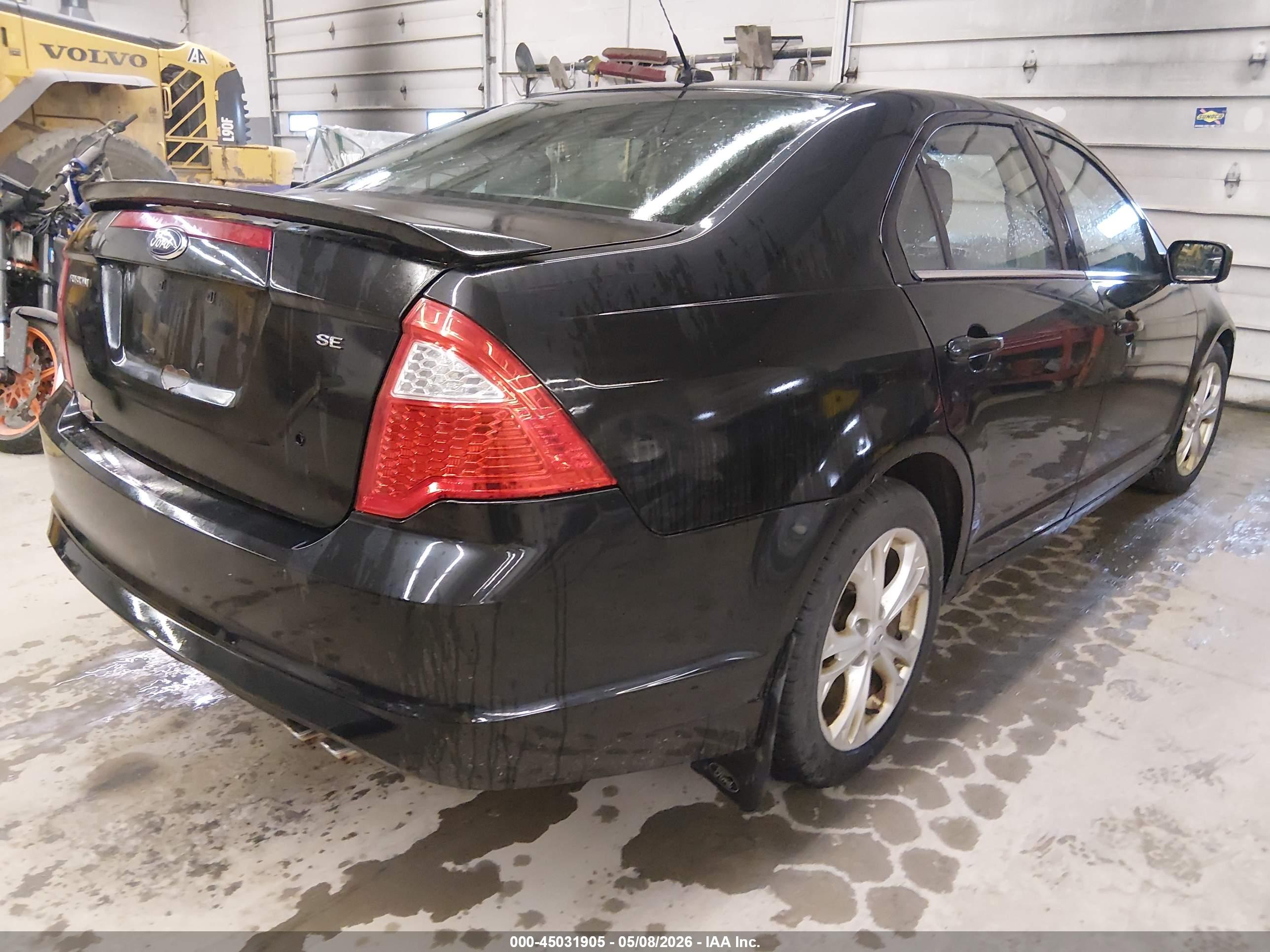 FORD FUSION image 4
