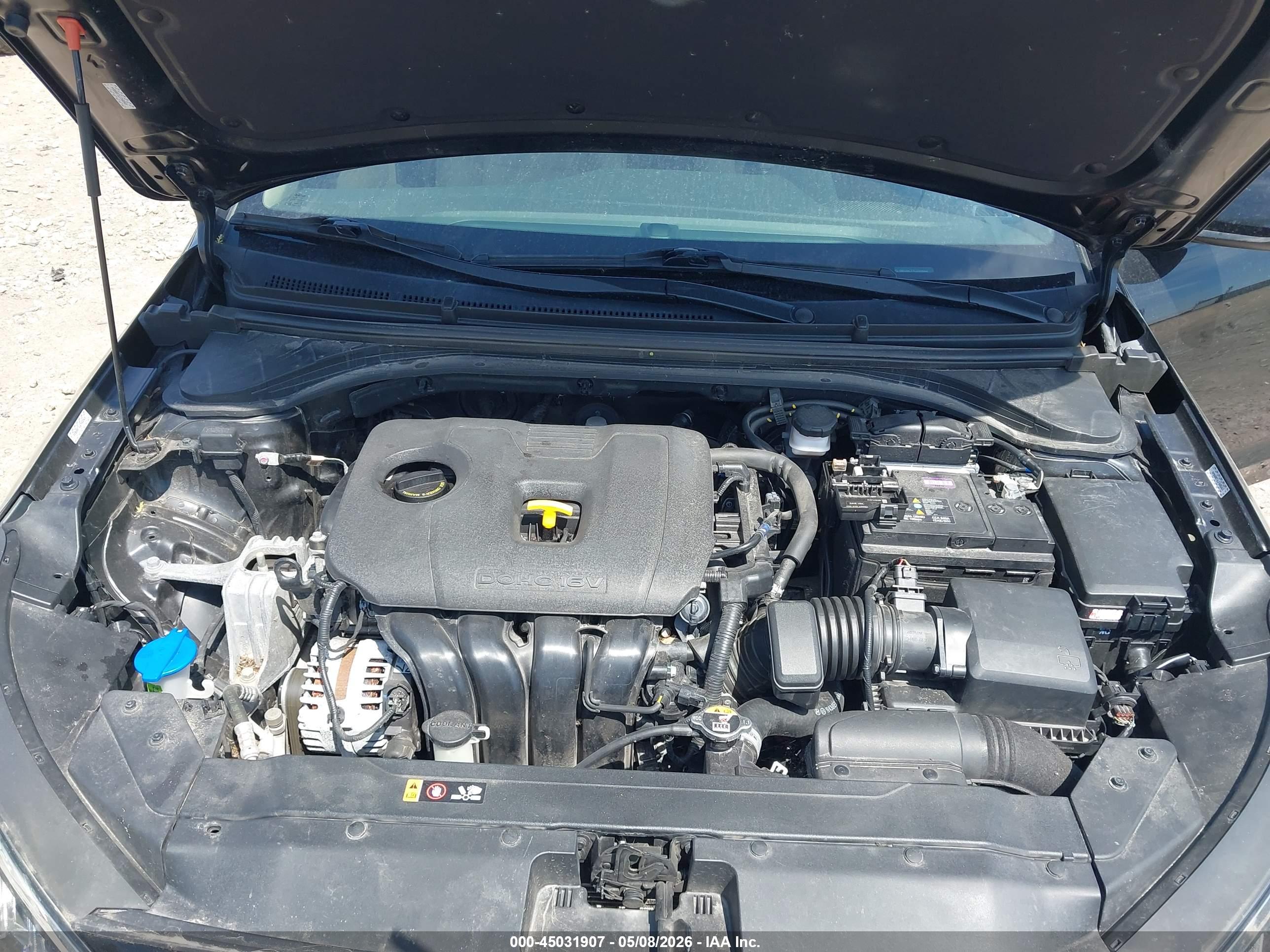 HYUNDAI ELANTRA image 10