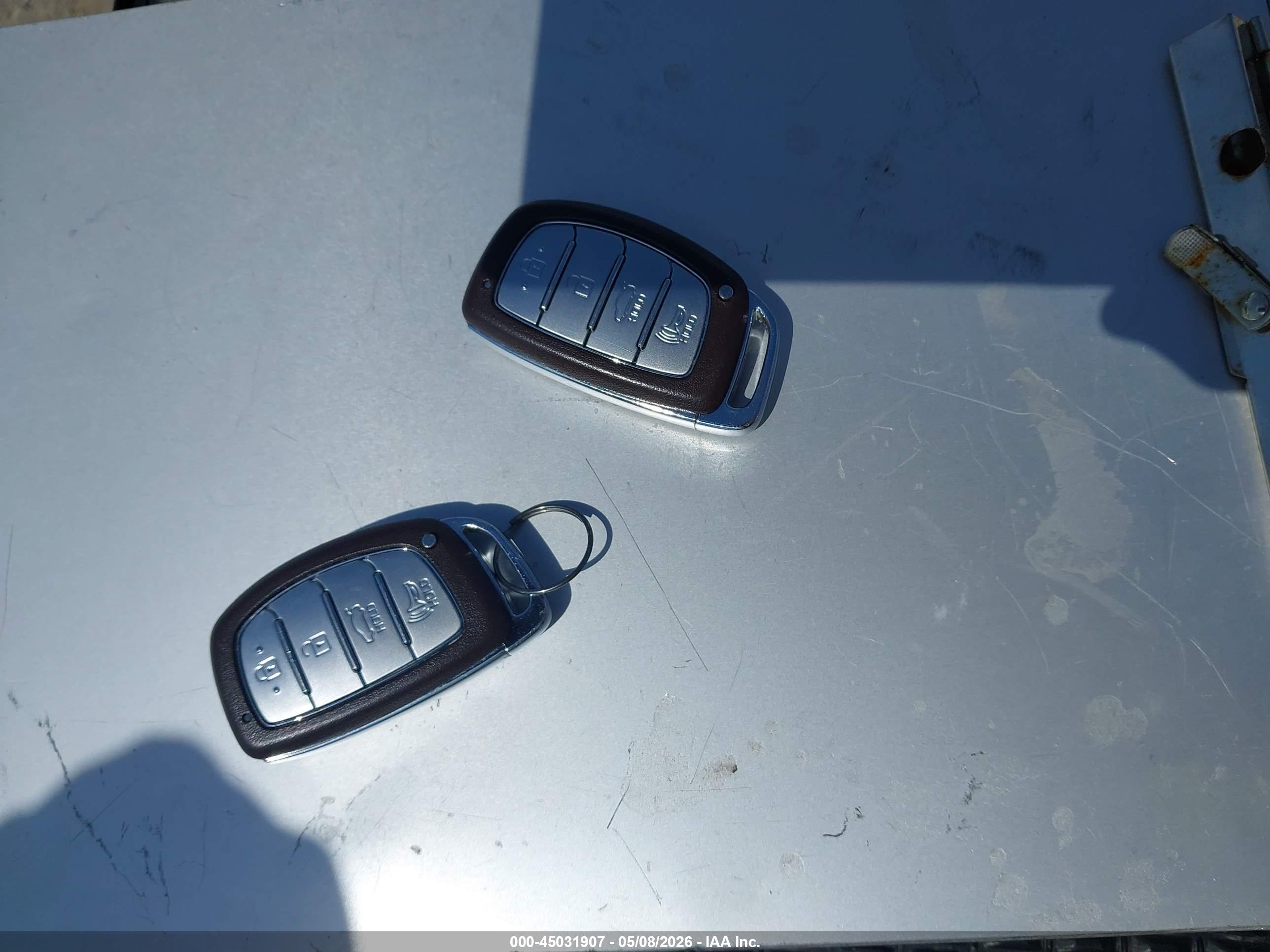 HYUNDAI ELANTRA image 11