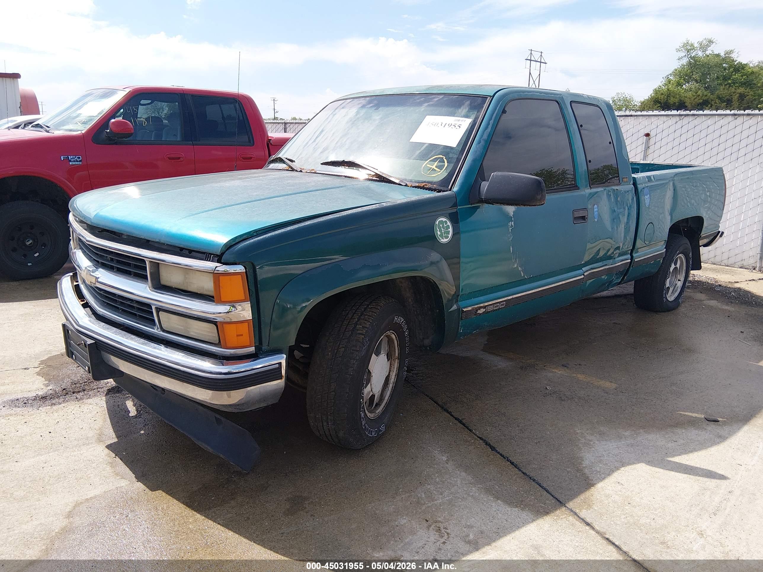 CHEVROLET GMT-400 image 2