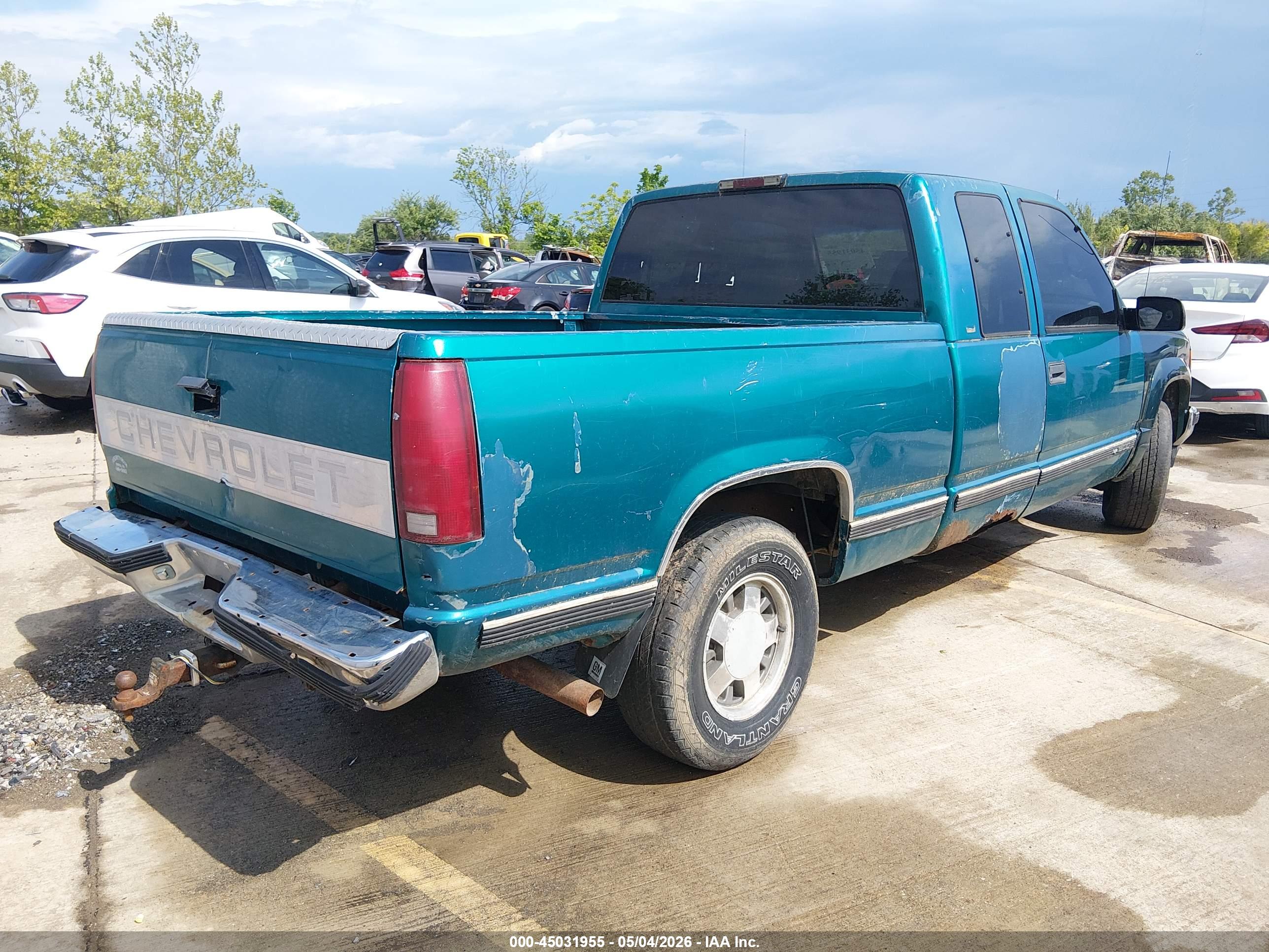 CHEVROLET GMT-400 image 4