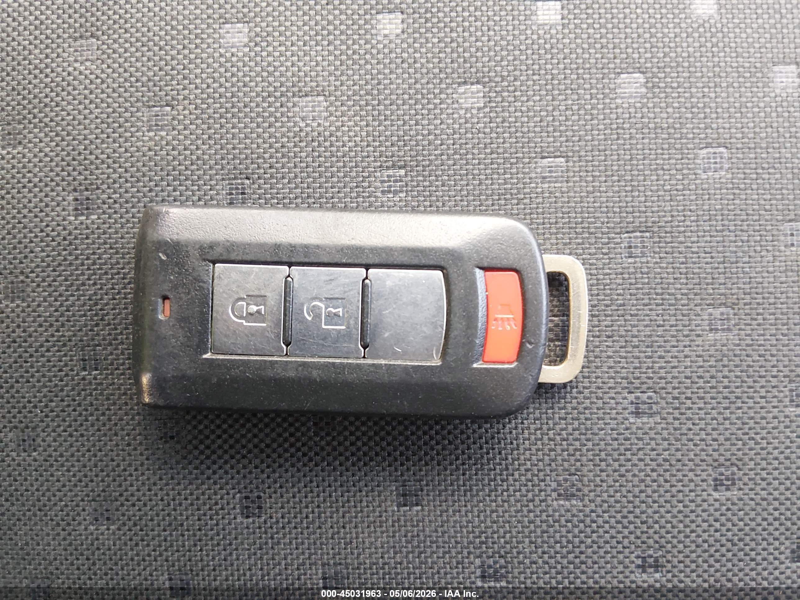 MITSUBISHI OUTLANDER image 11