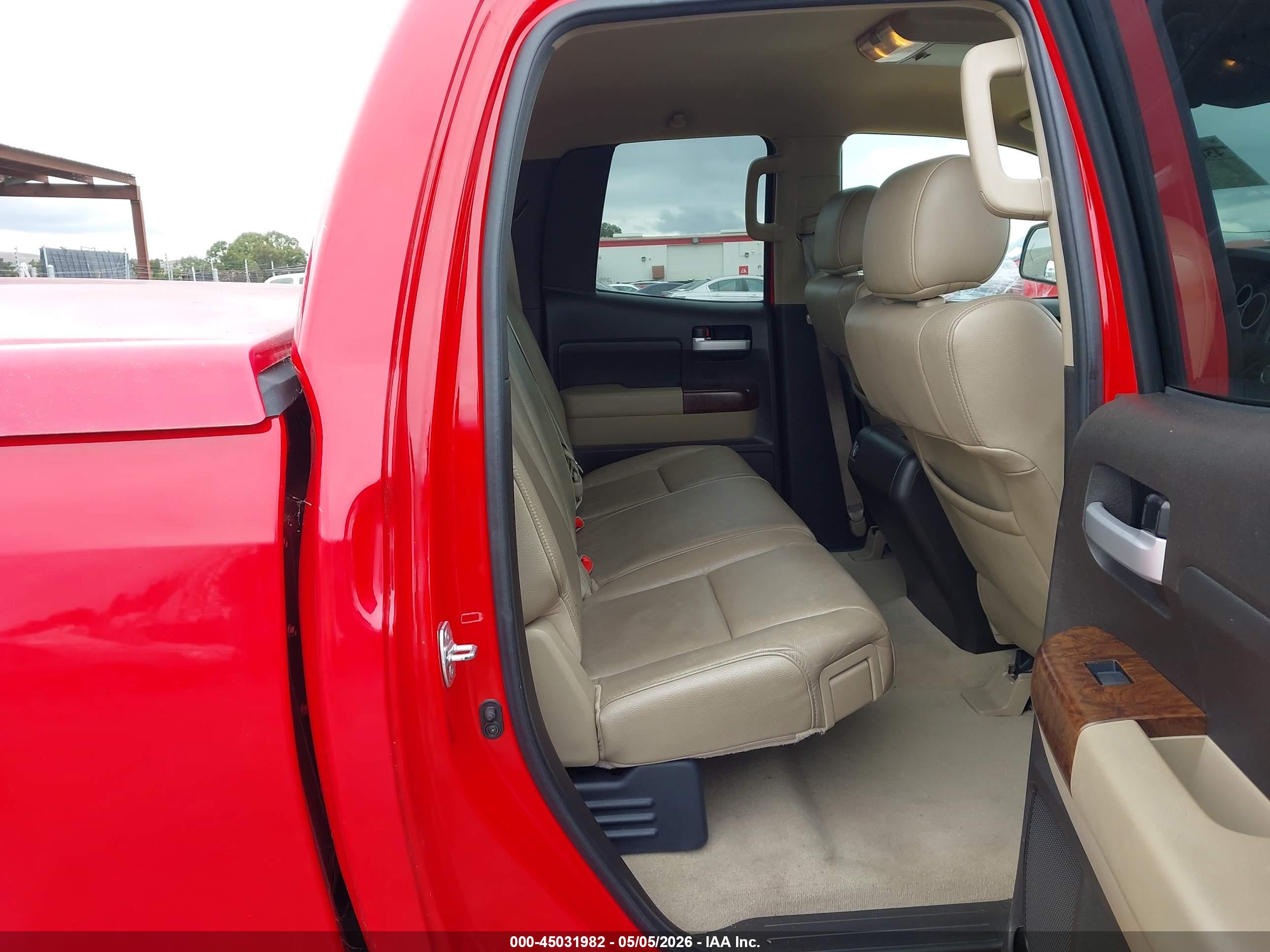 TOYOTA TUNDRA image 8