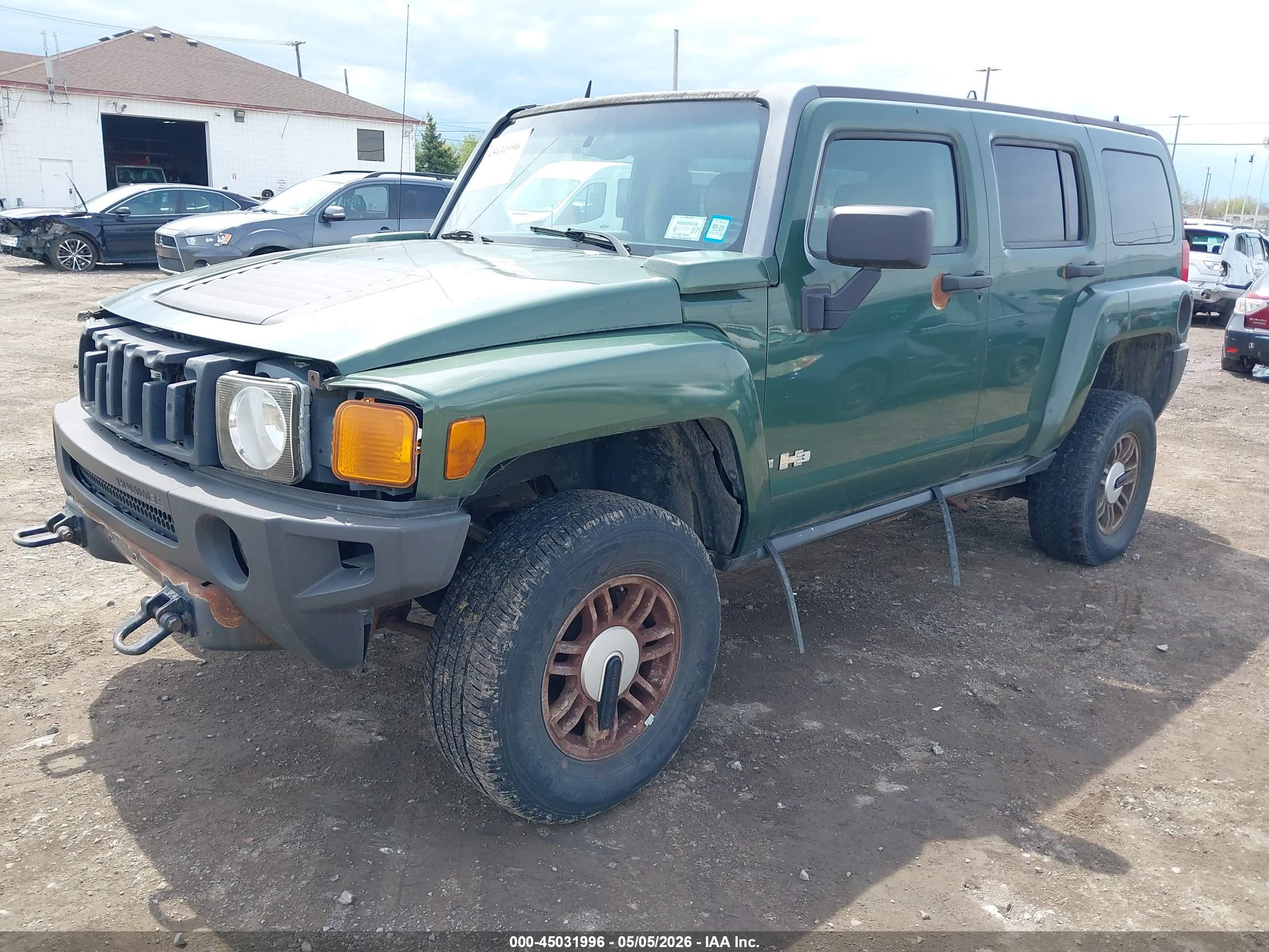 HUMMER H3 image 2