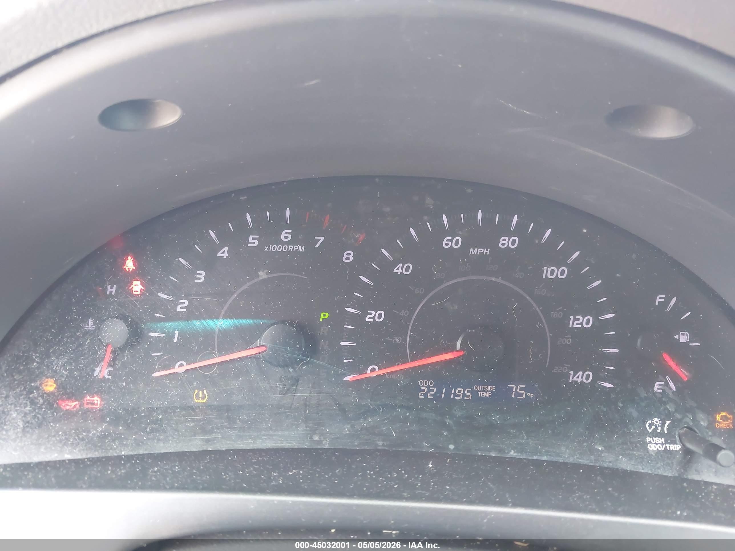 TOYOTA CAMRY image 7