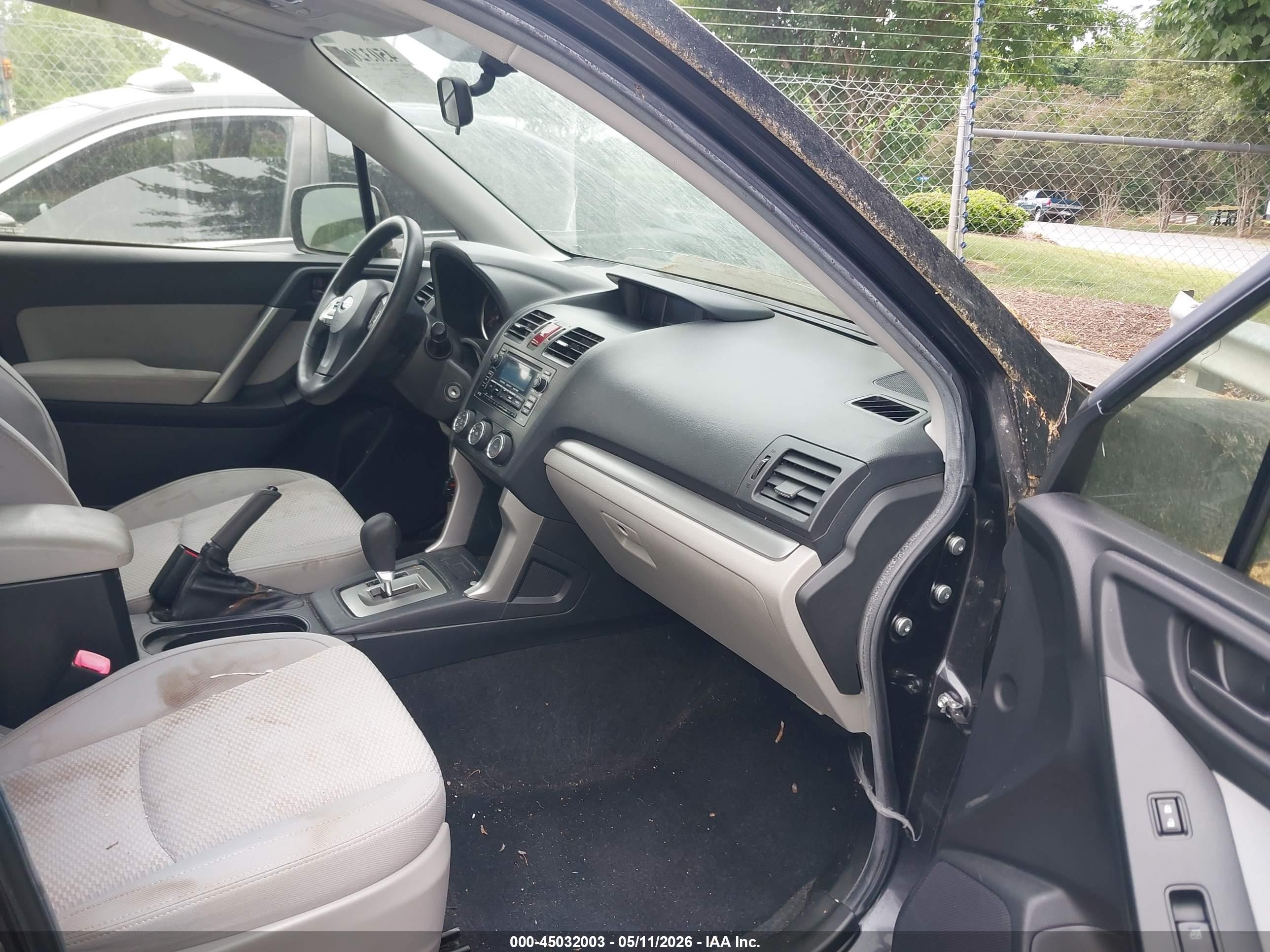 SUBARU FORESTER image 5