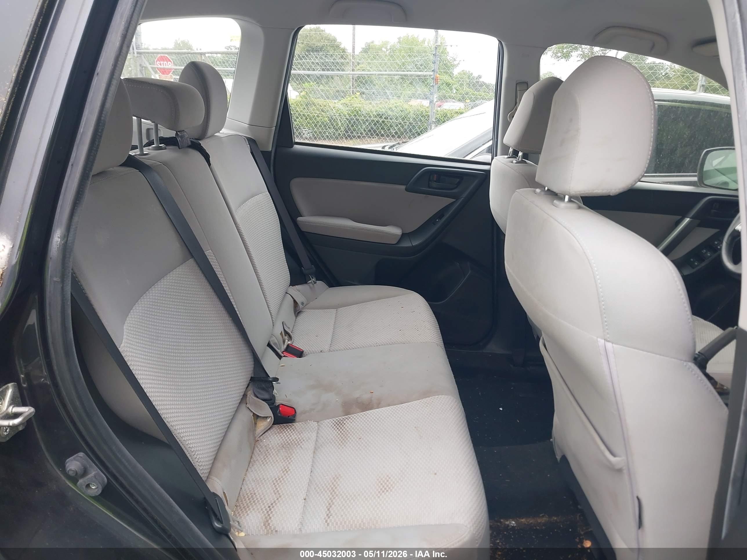 SUBARU FORESTER image 8