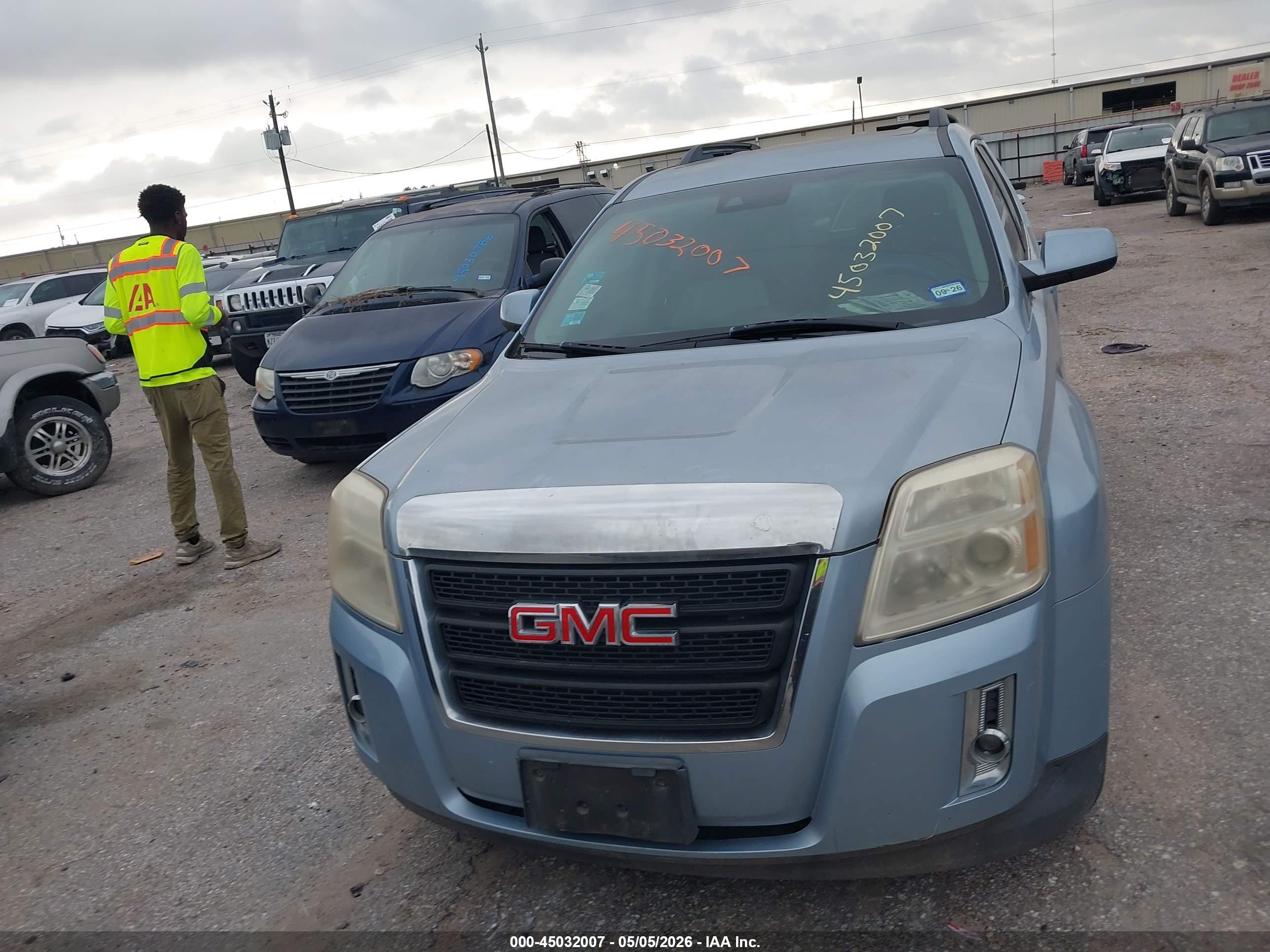 GMC TERRAIN image 6