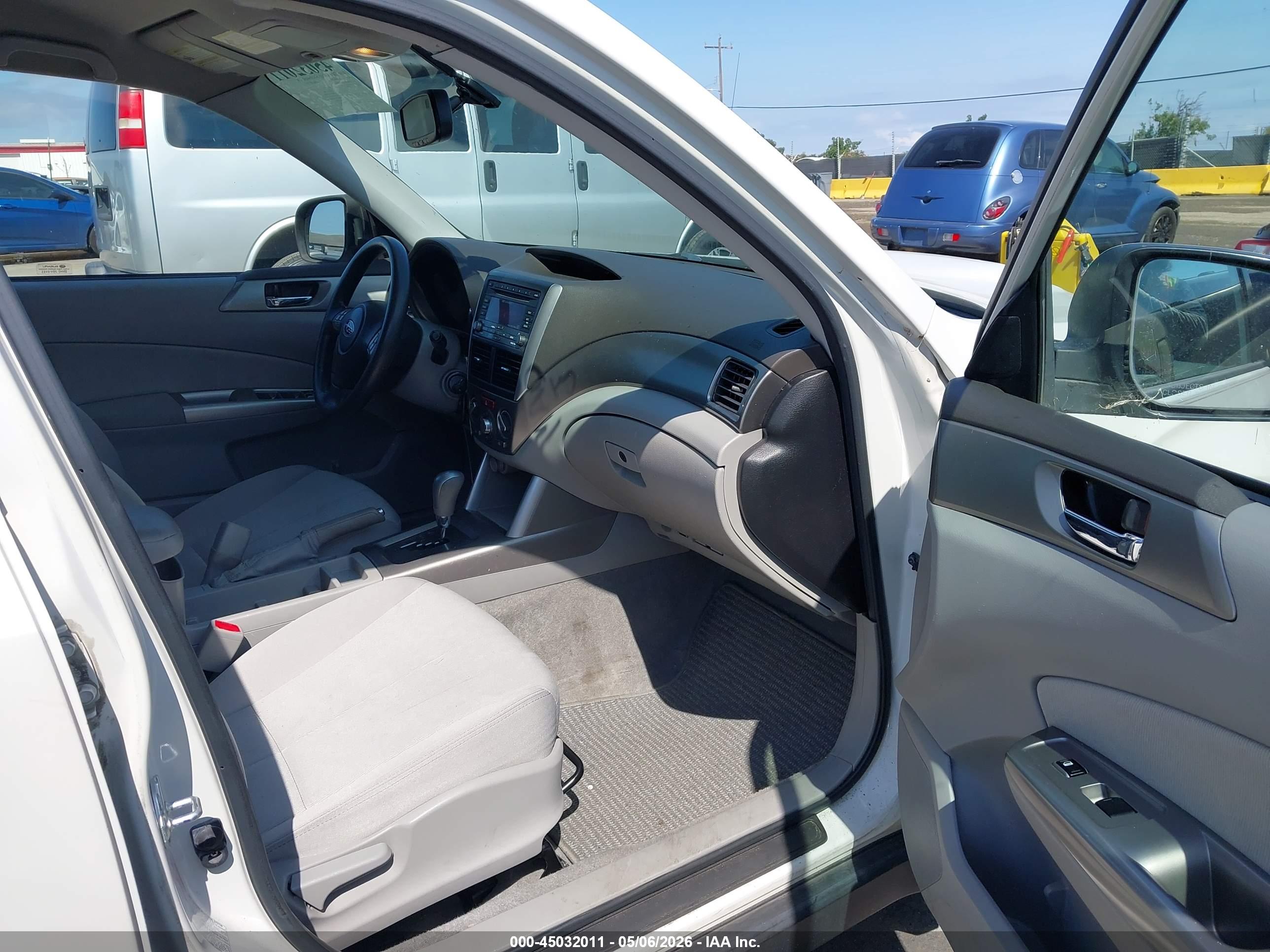 SUBARU FORESTER image 5