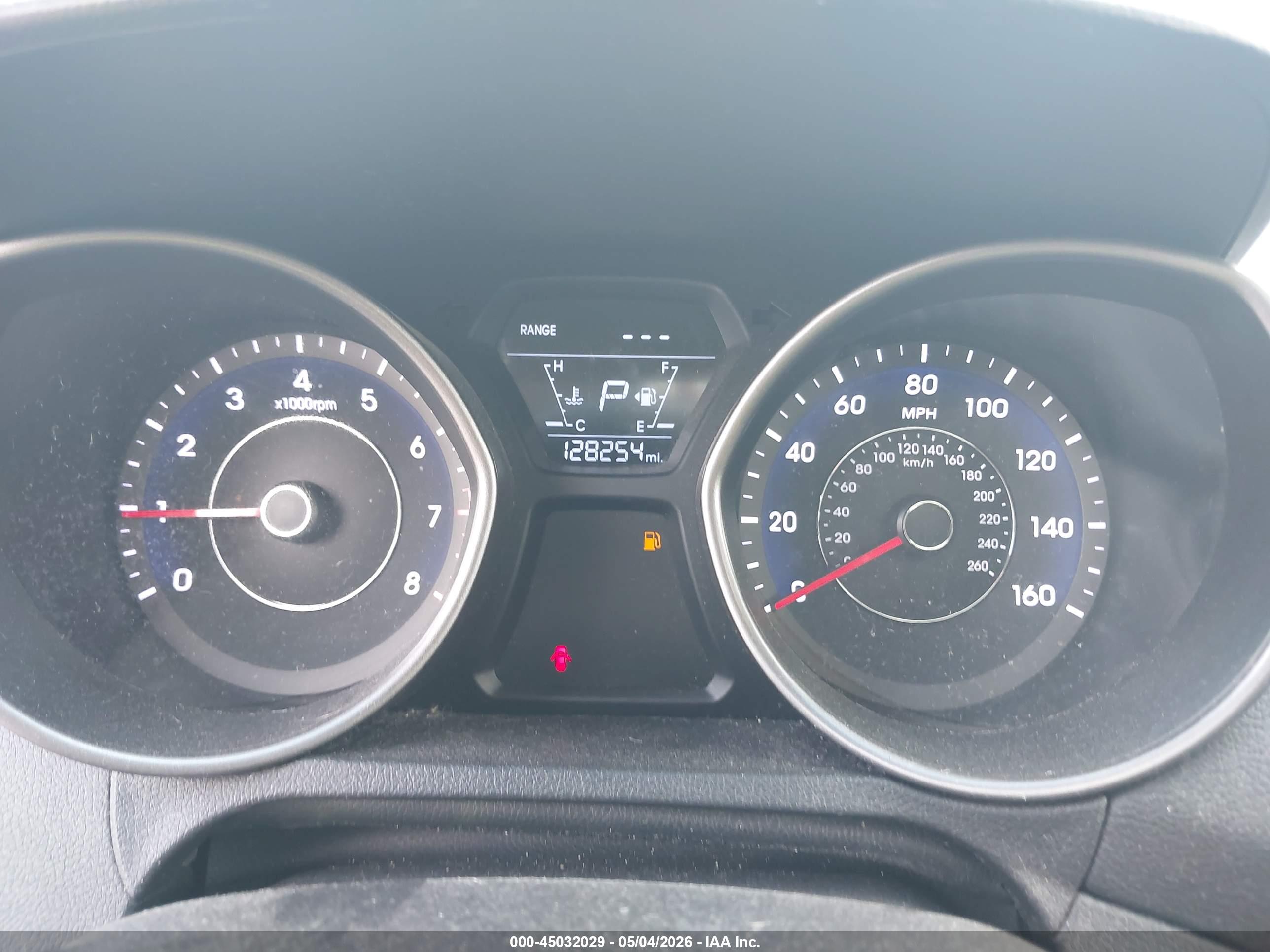 HYUNDAI ELANTRA image 7