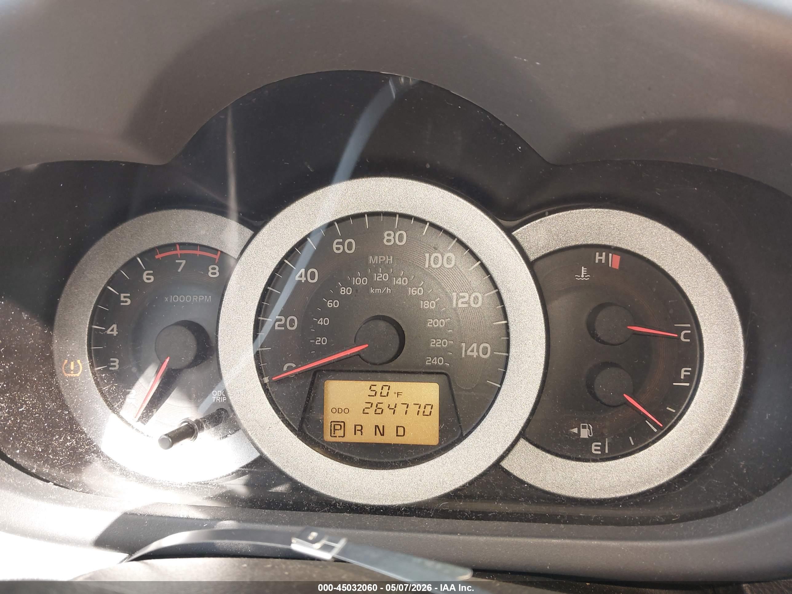 TOYOTA RAV4 image 7