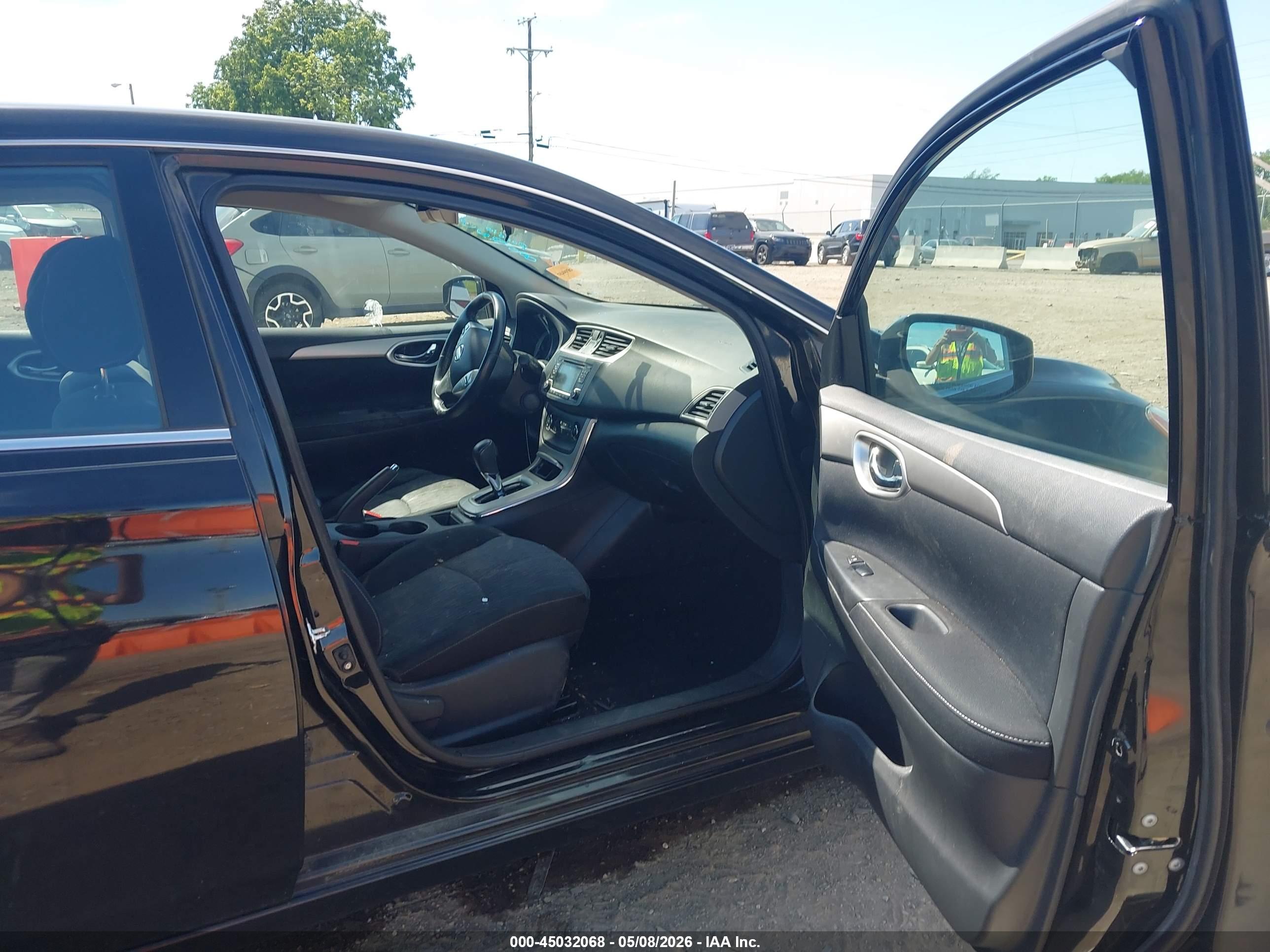 NISSAN SENTRA image 5