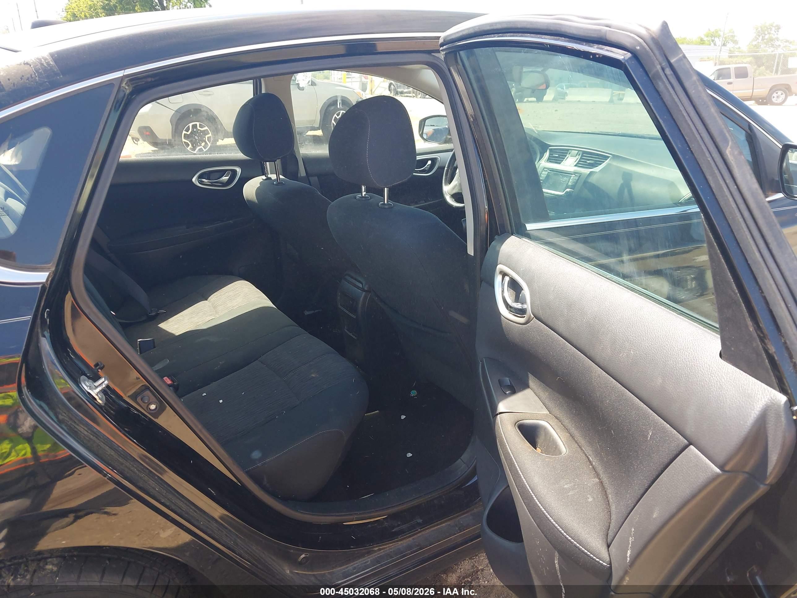 NISSAN SENTRA image 8