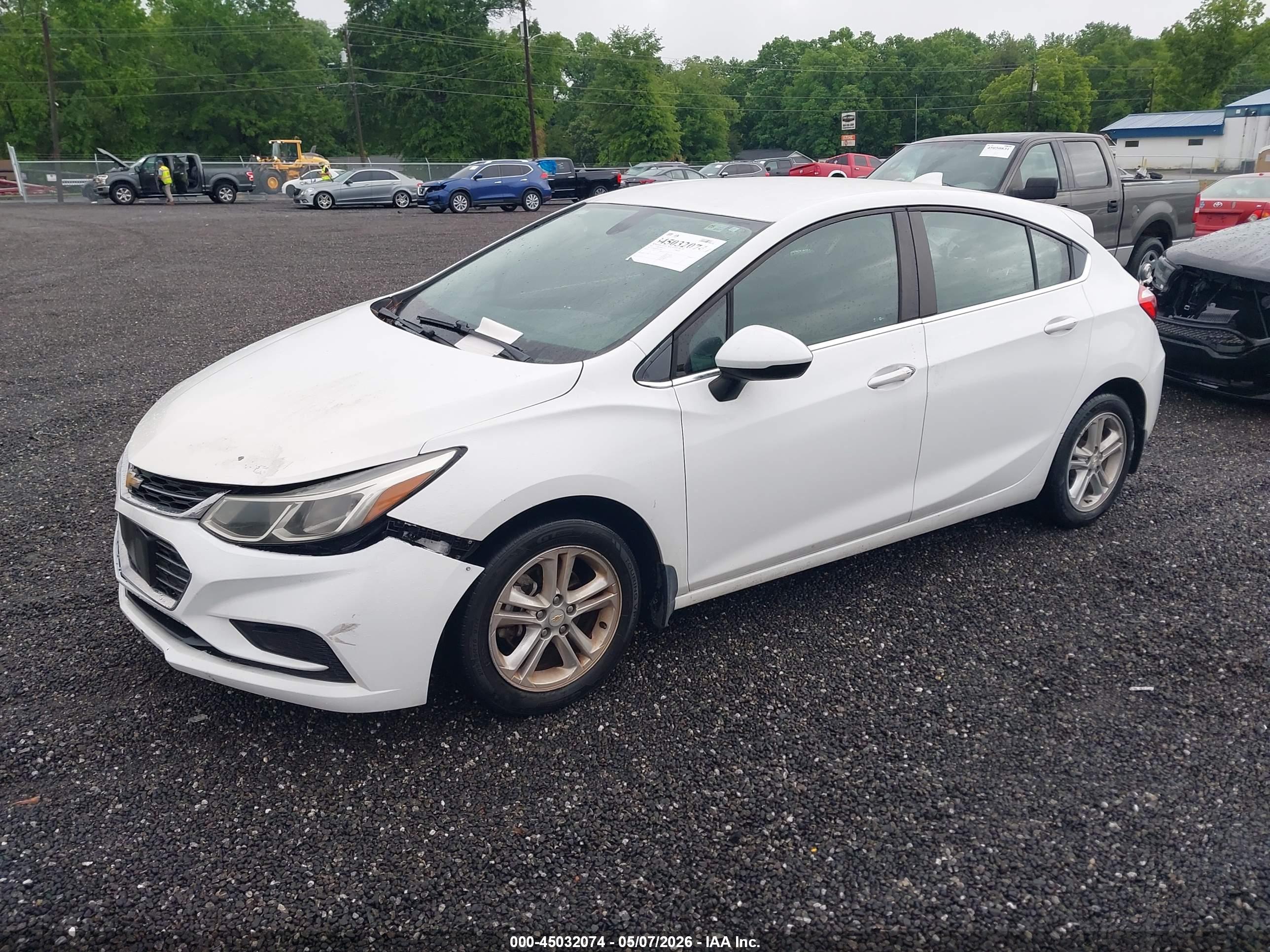 CHEVROLET CRUZE image 2