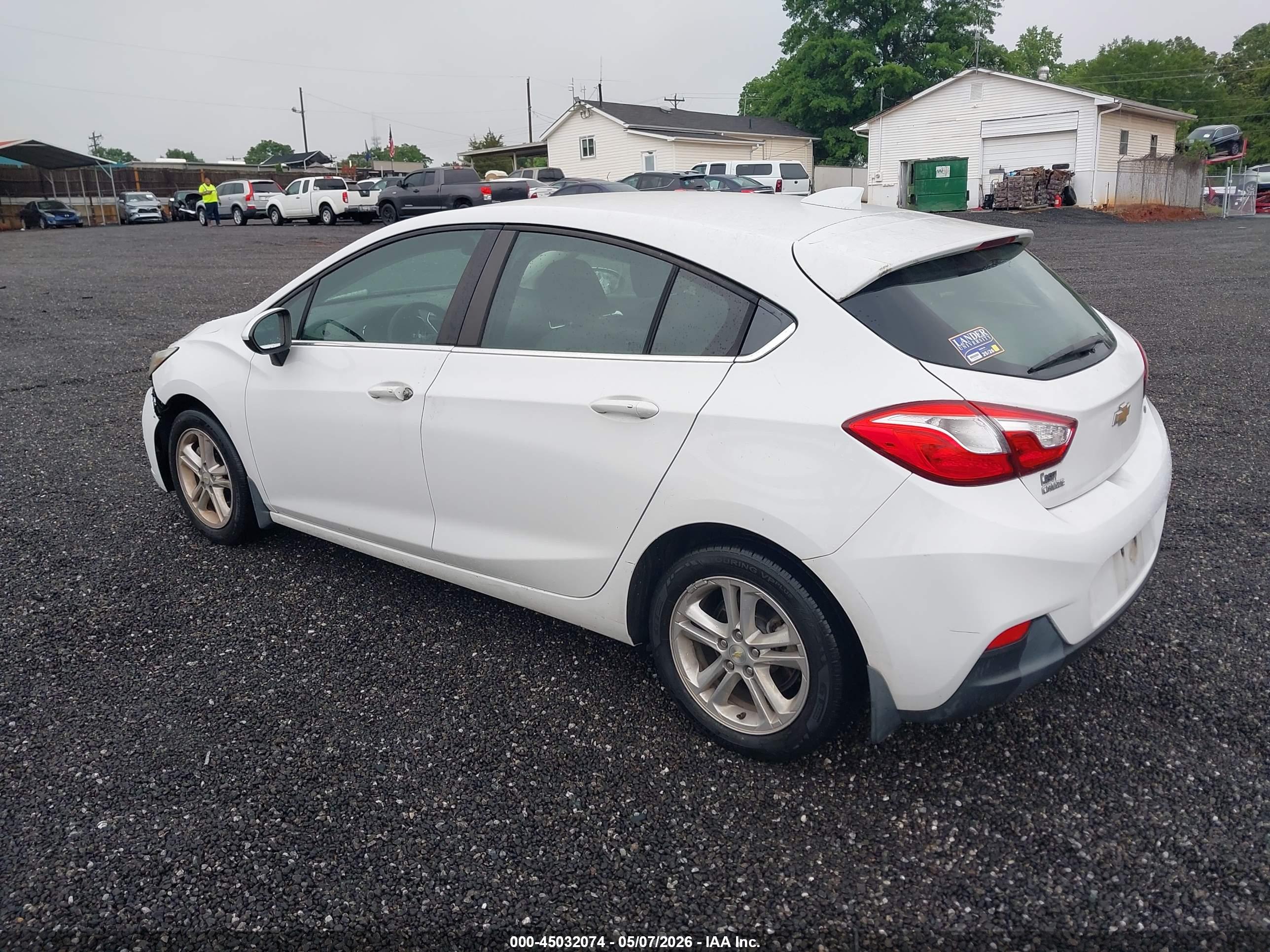 CHEVROLET CRUZE image 3