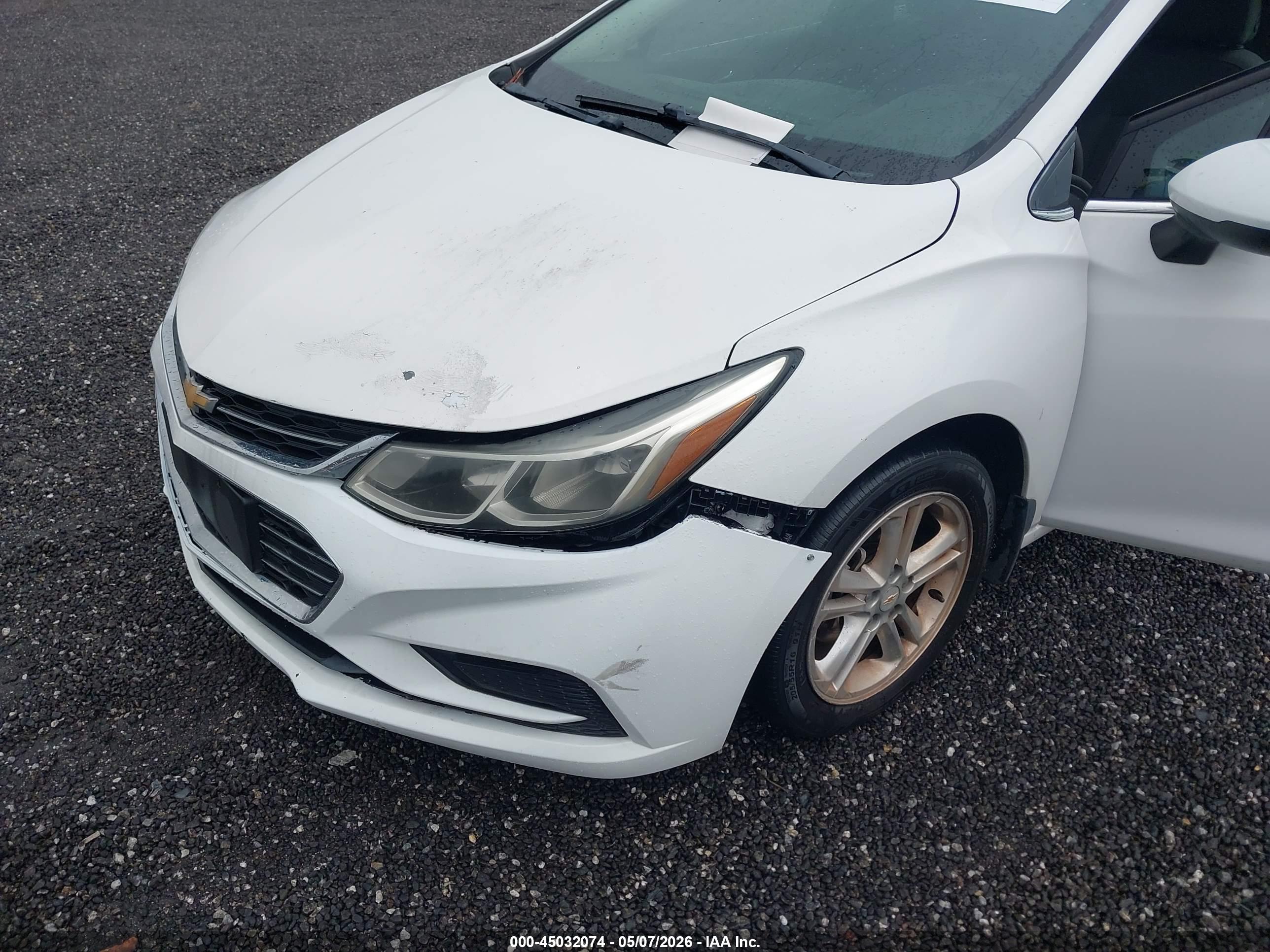 CHEVROLET CRUZE image 6