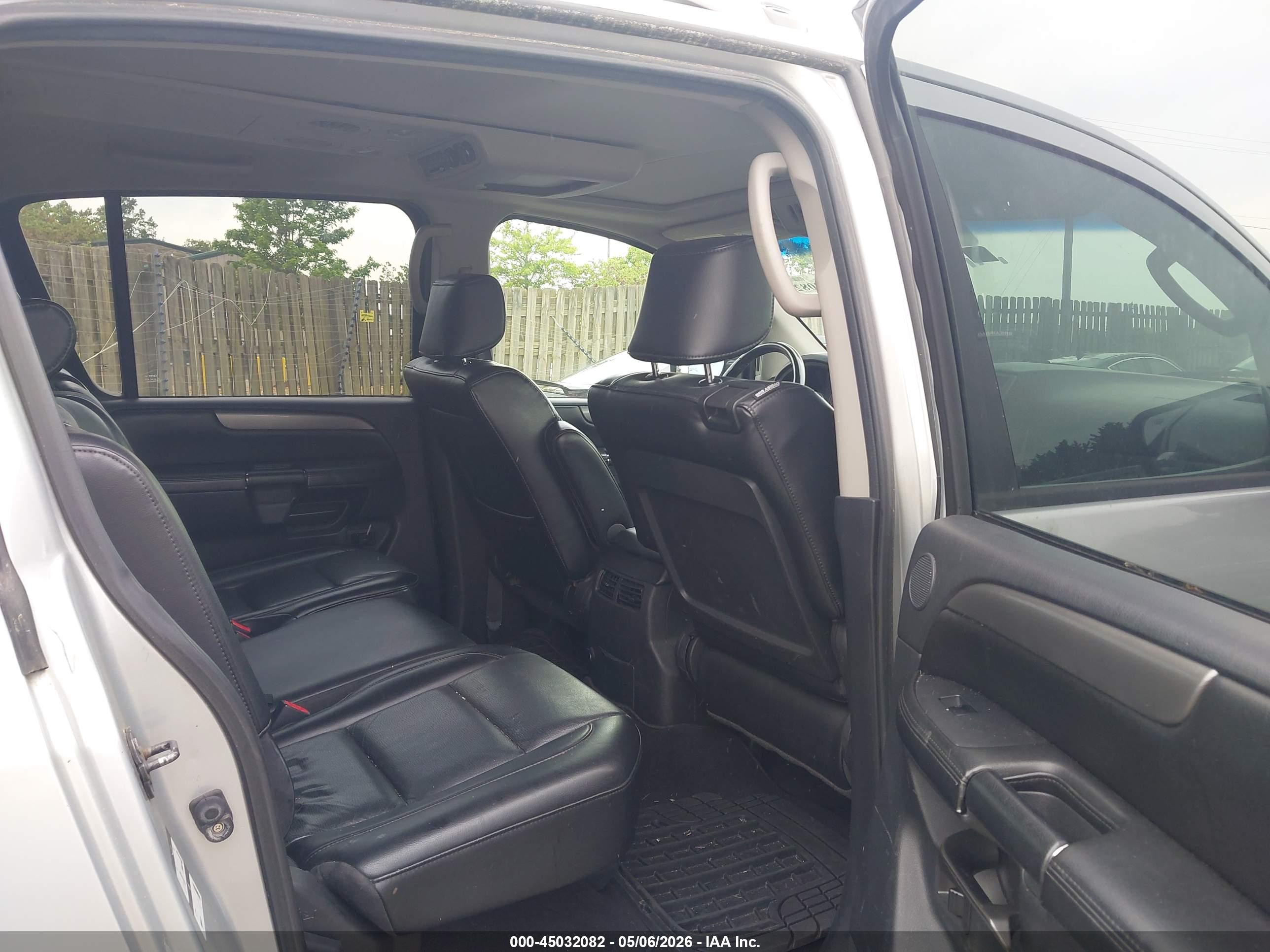 NISSAN ARMADA image 8