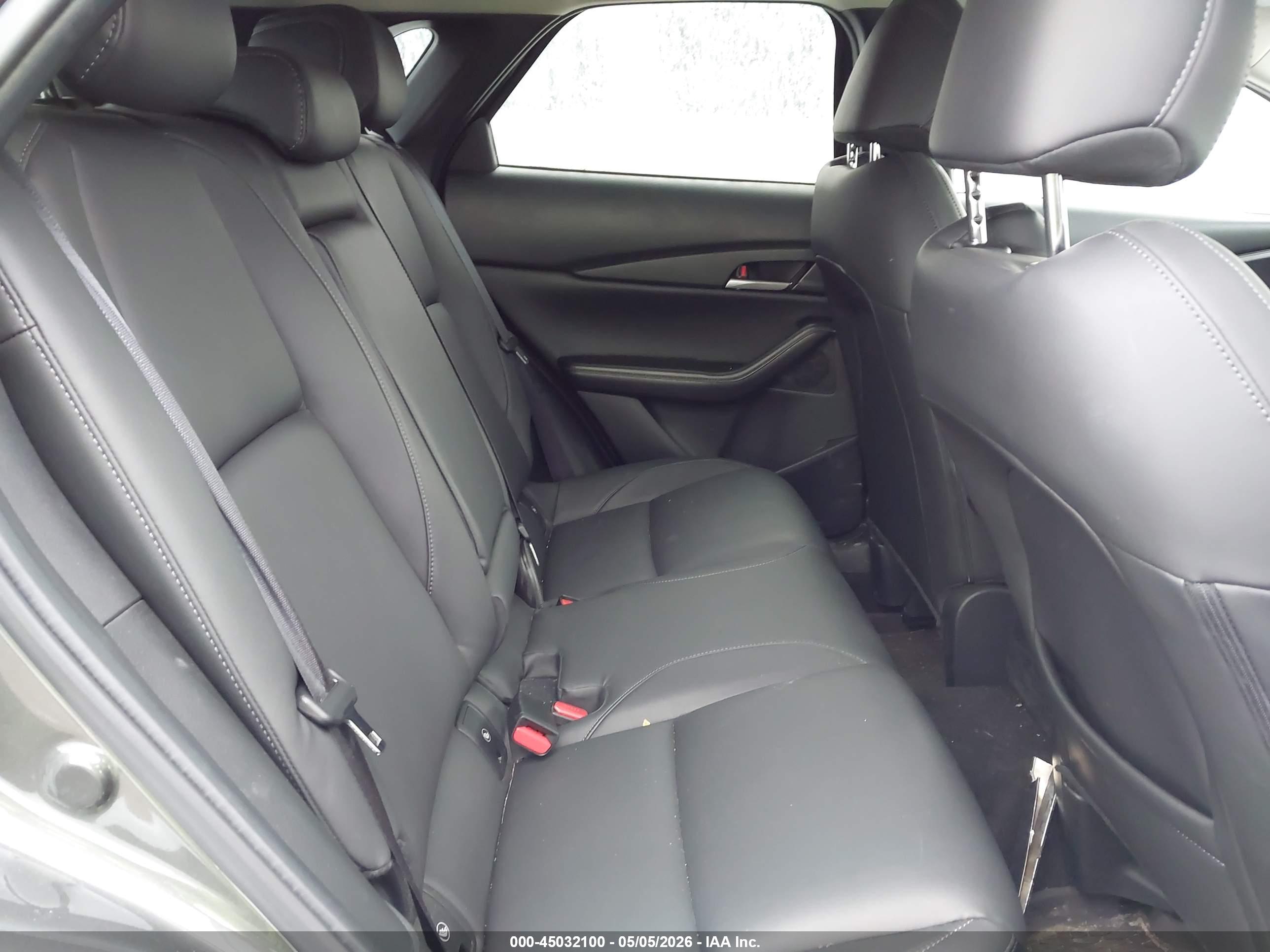 MAZDA CX-30 image 8