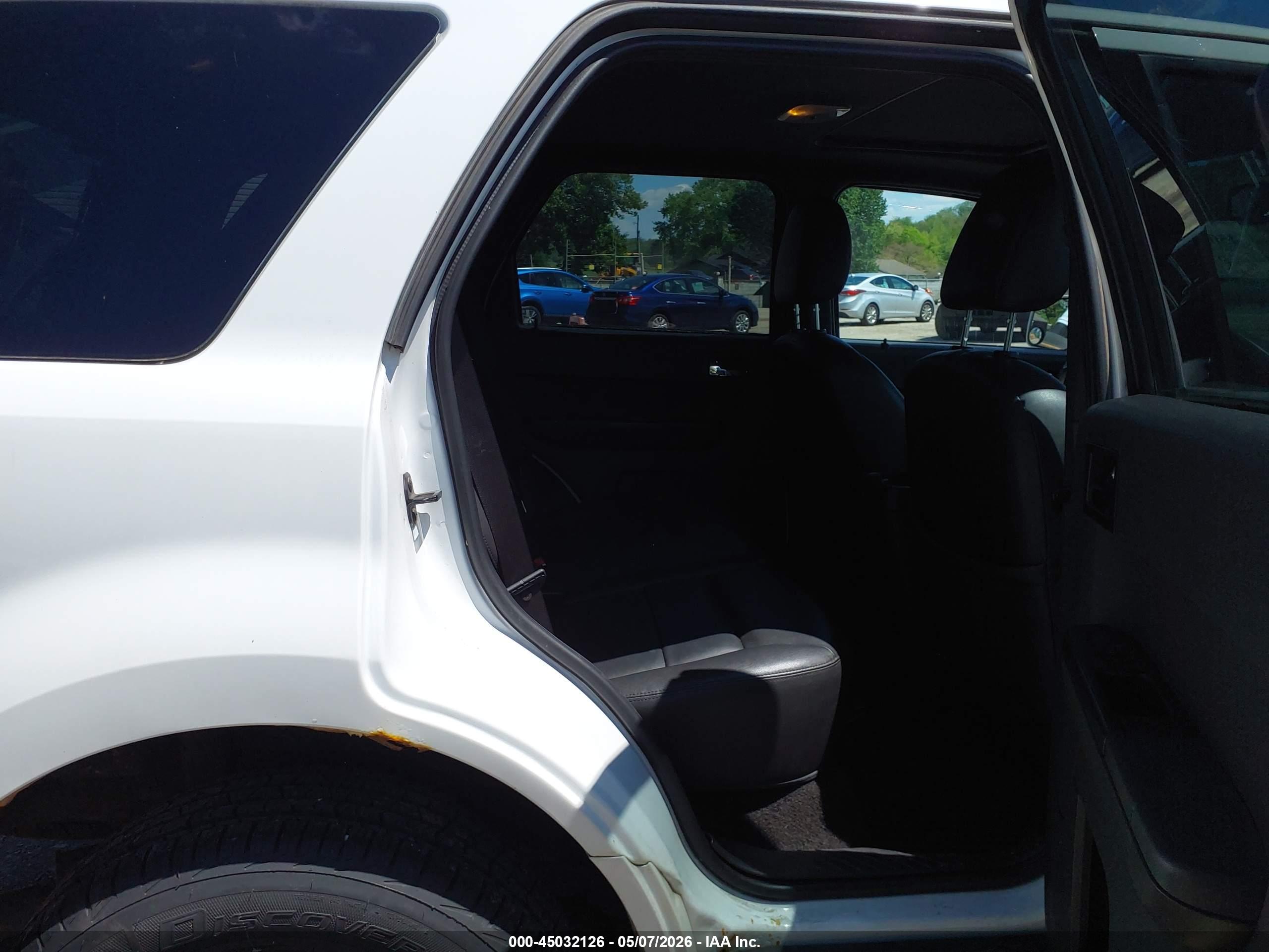 FORD ESCAPE image 8