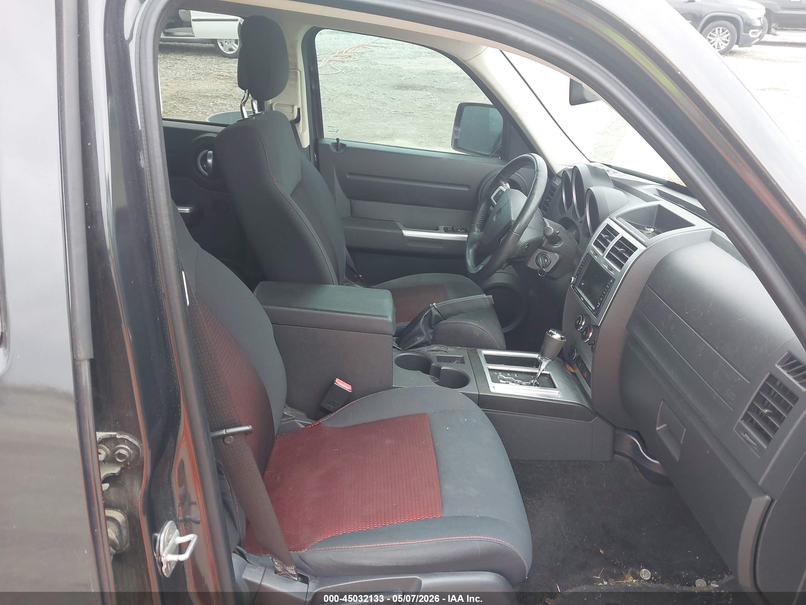 DODGE NITRO image 5