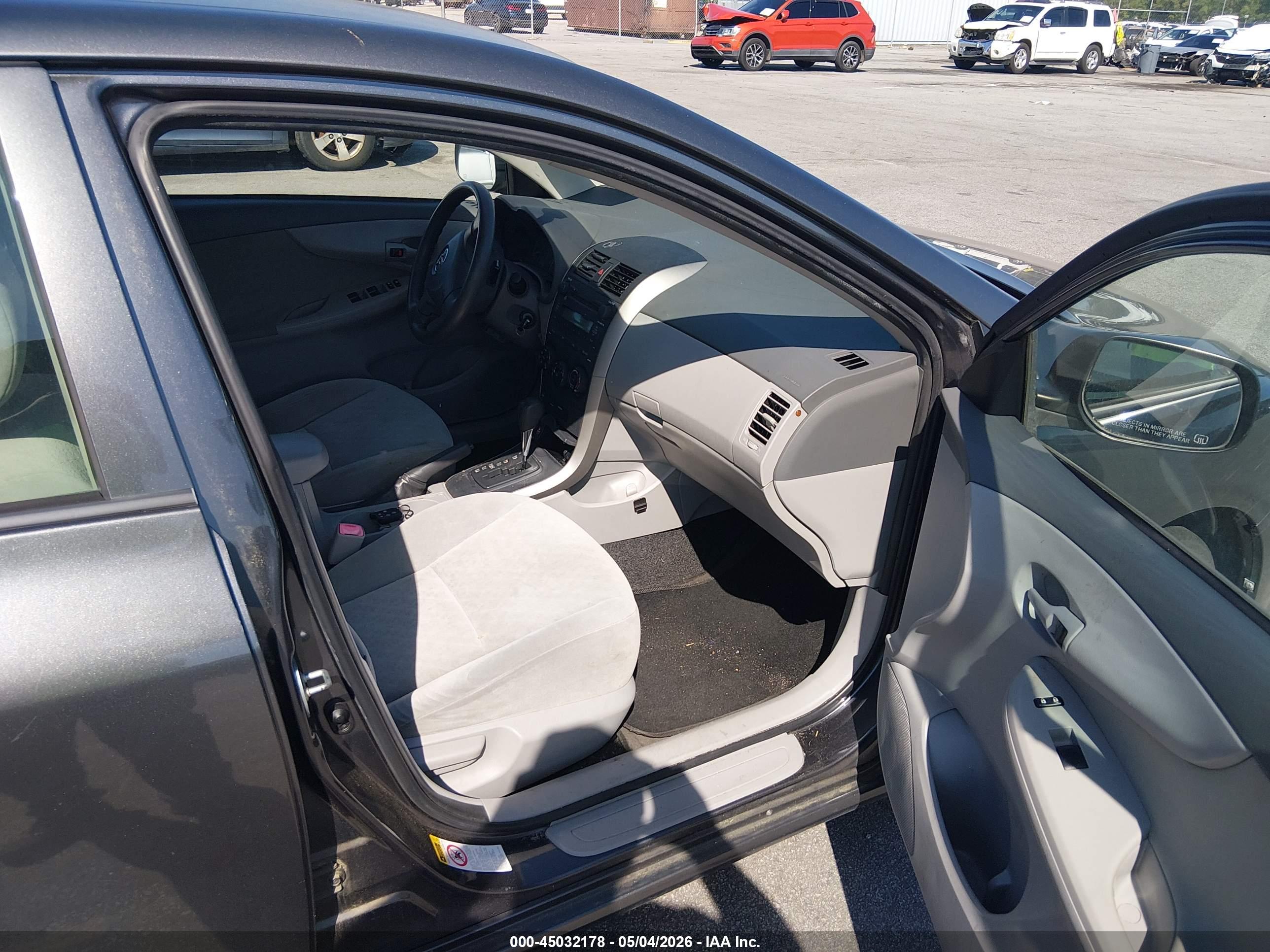 TOYOTA COROLLA image 5