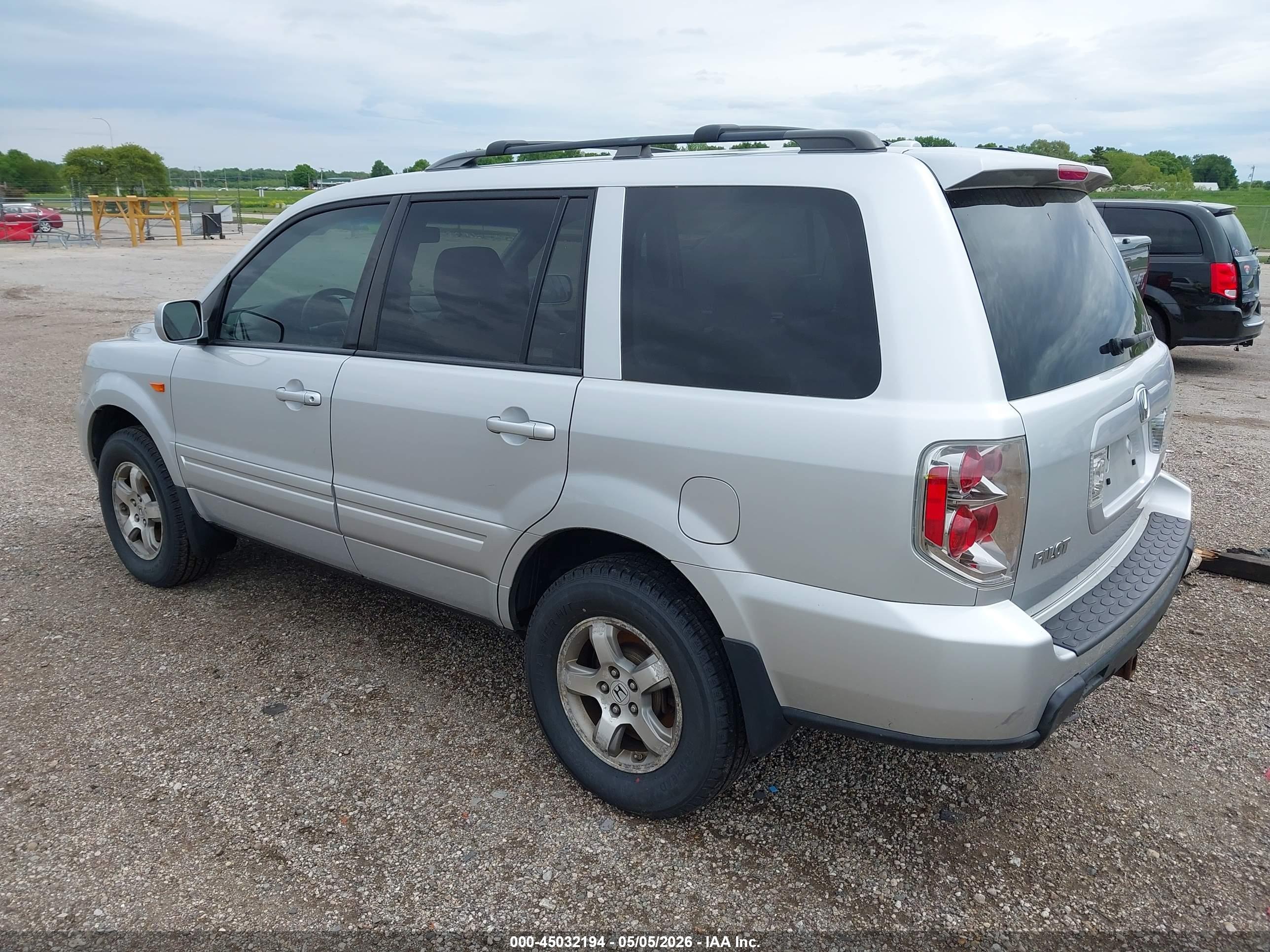 HONDA PILOT image 3