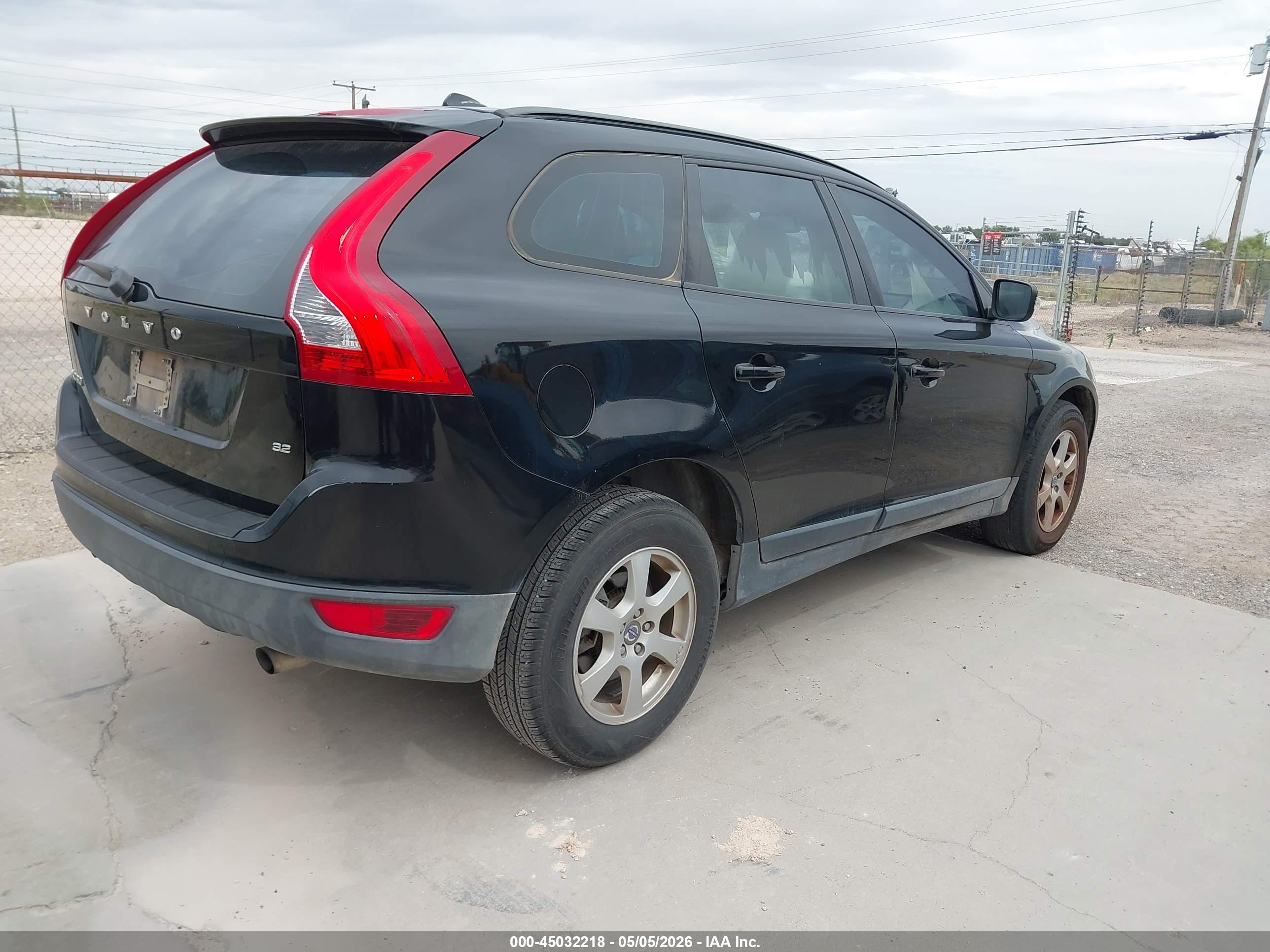 VOLVO XC60 image 4