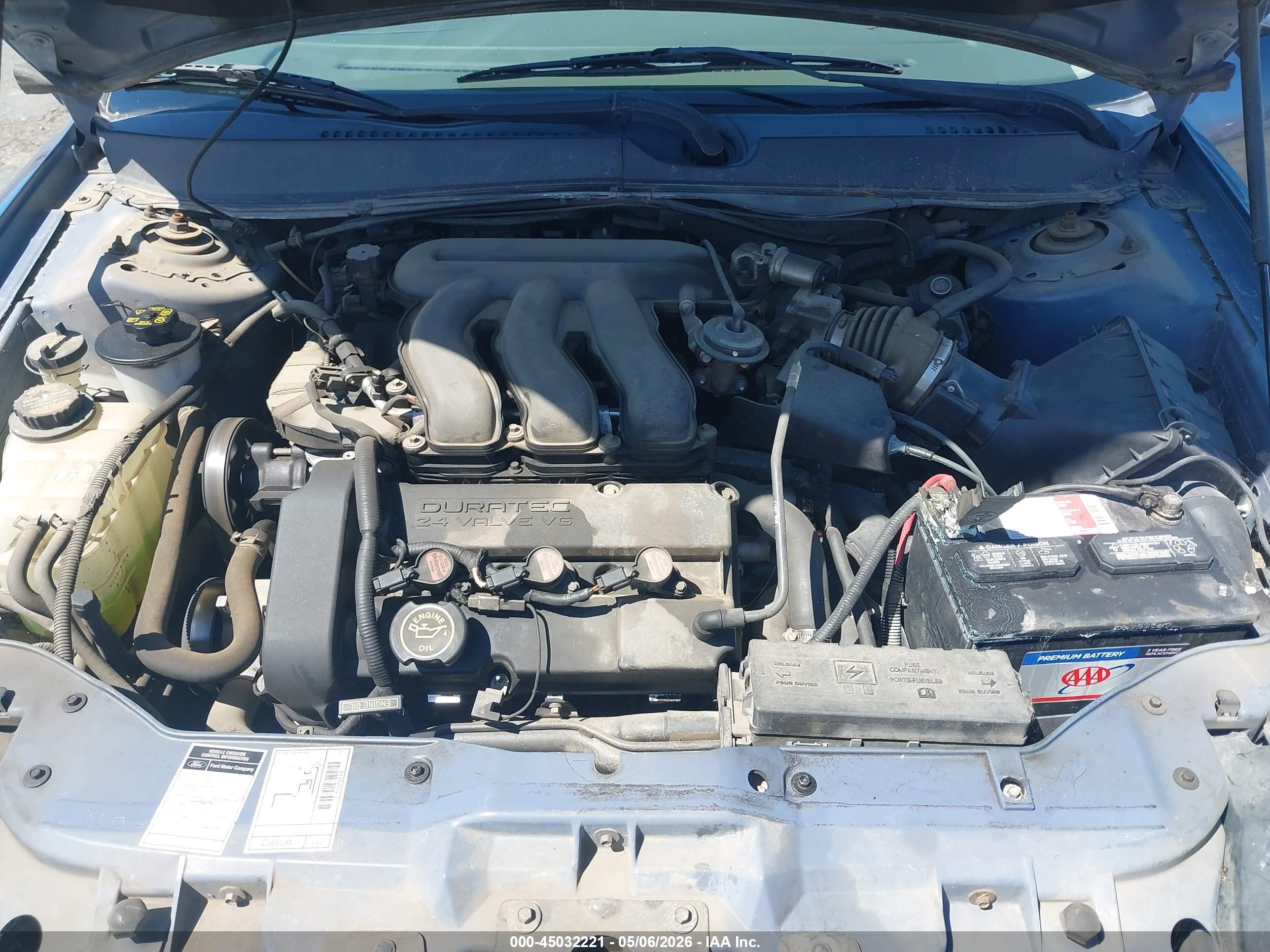 FORD TAURUS image 10