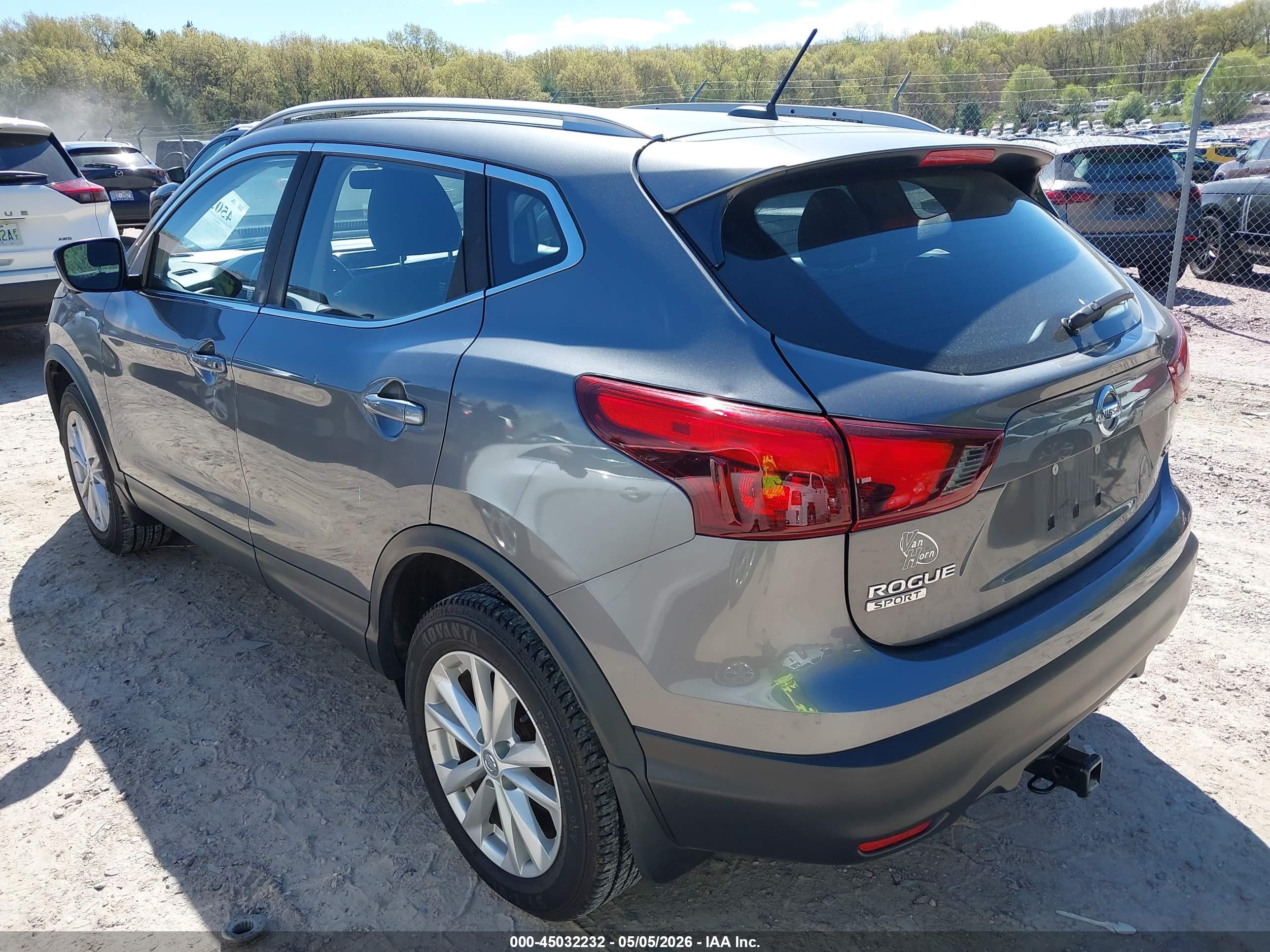NISSAN ROGUE image 3