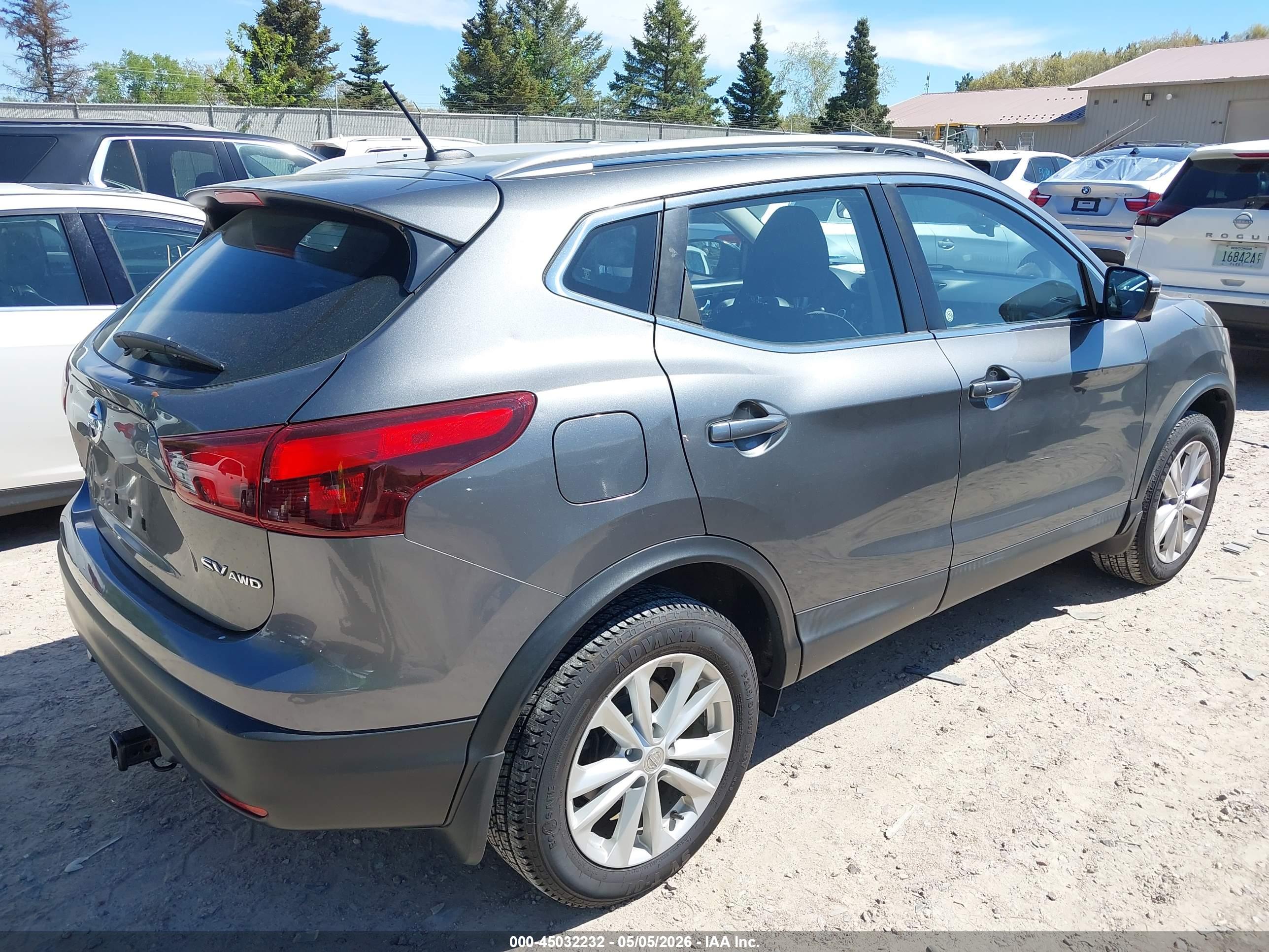 NISSAN ROGUE image 4