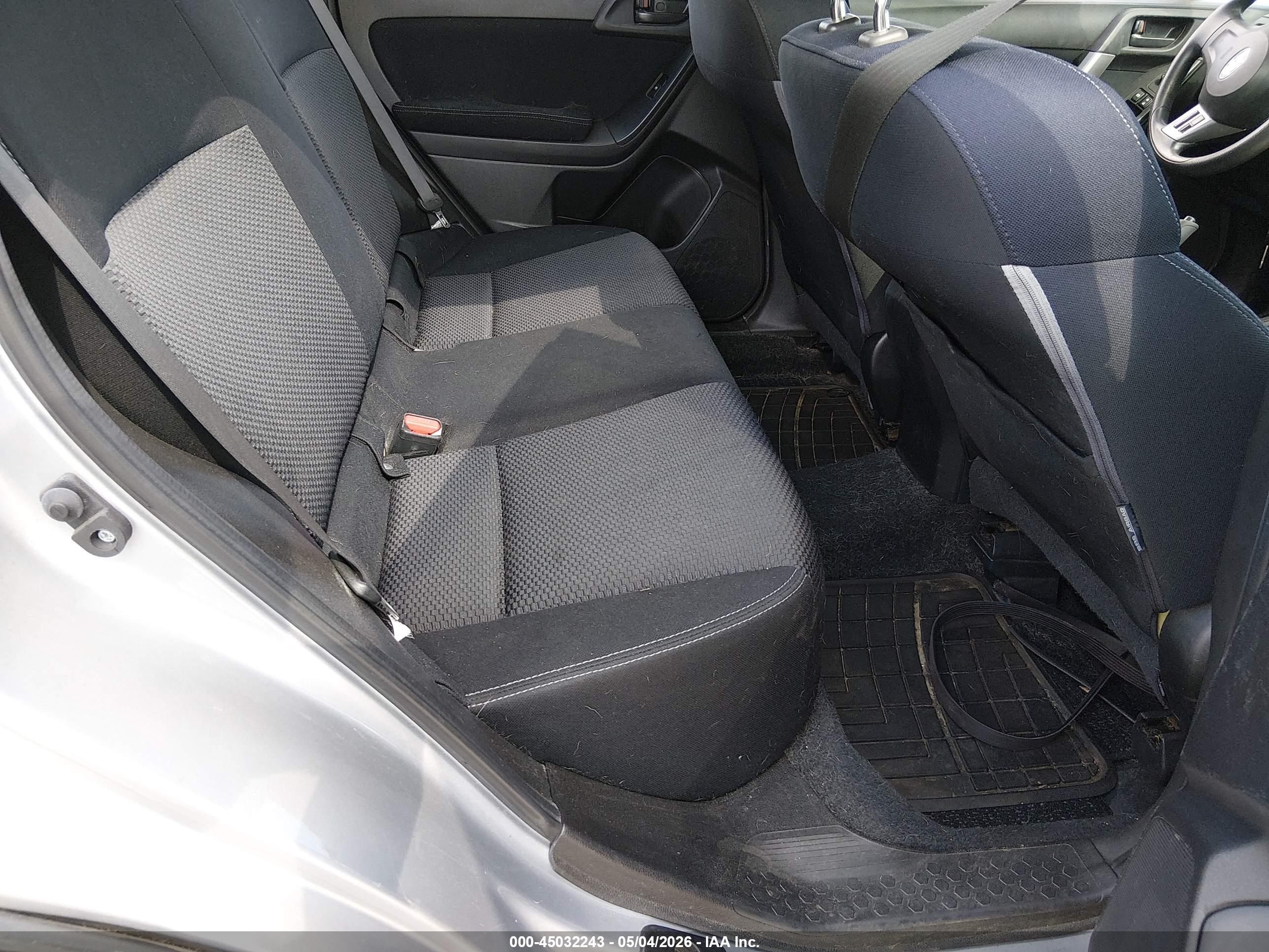 SUBARU FORESTER image 8