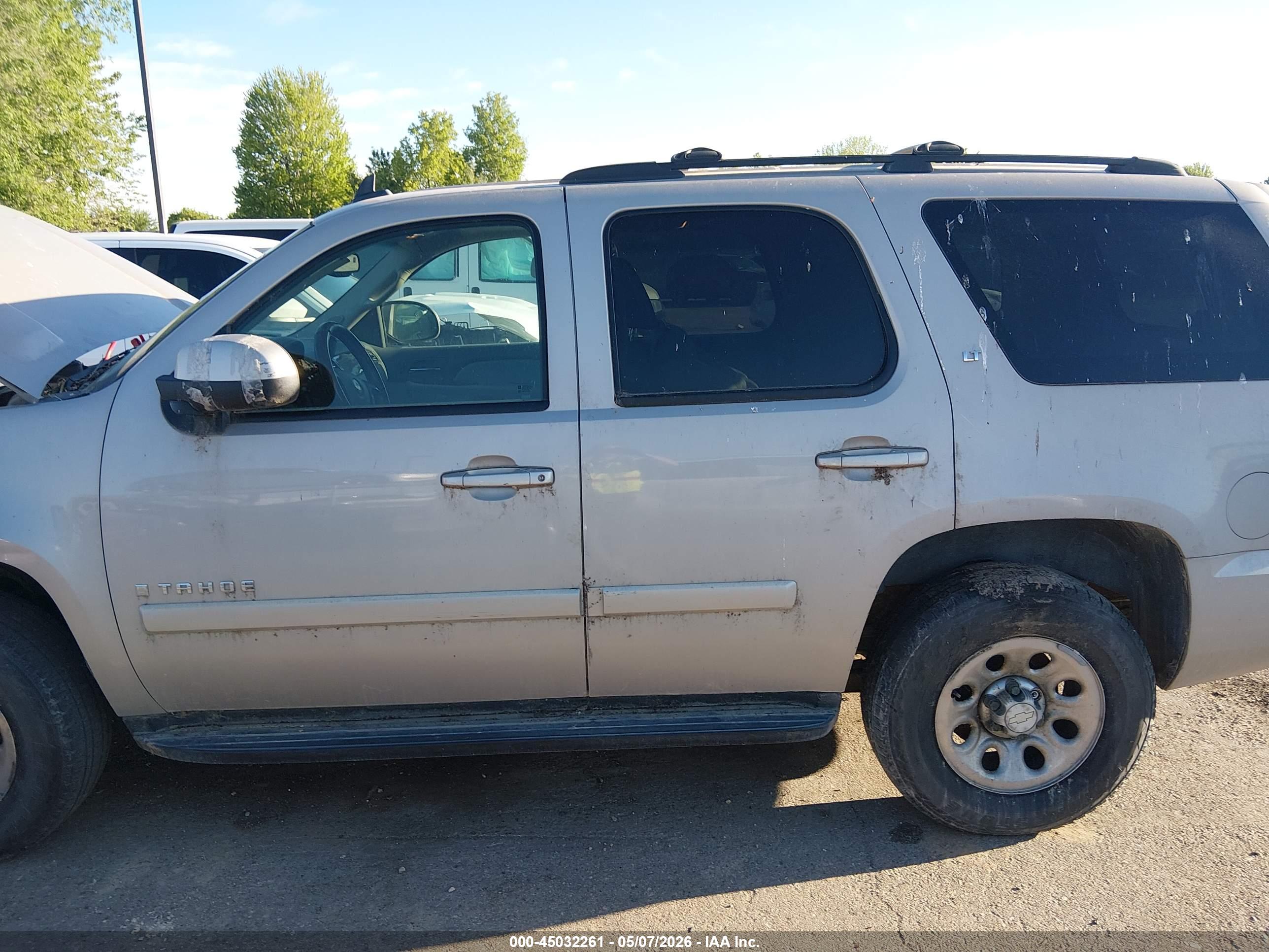 CHEVROLET TAHOE image 6