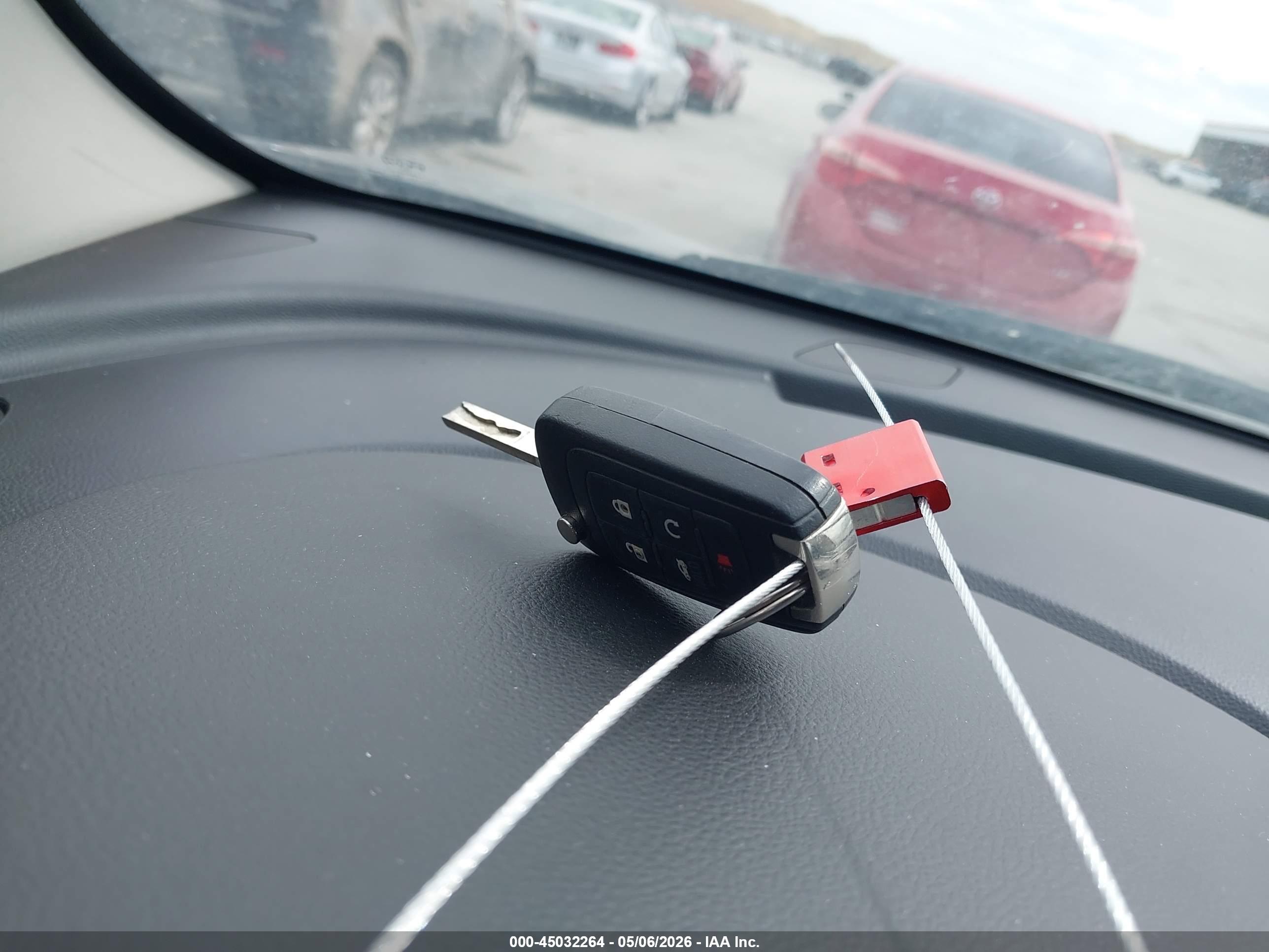 CHEVROLET EQUINOX image 11