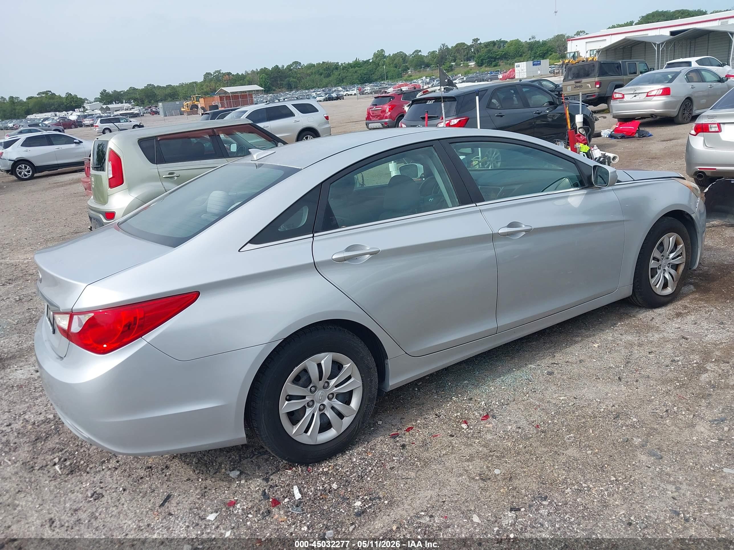 HYUNDAI SONATA image 4