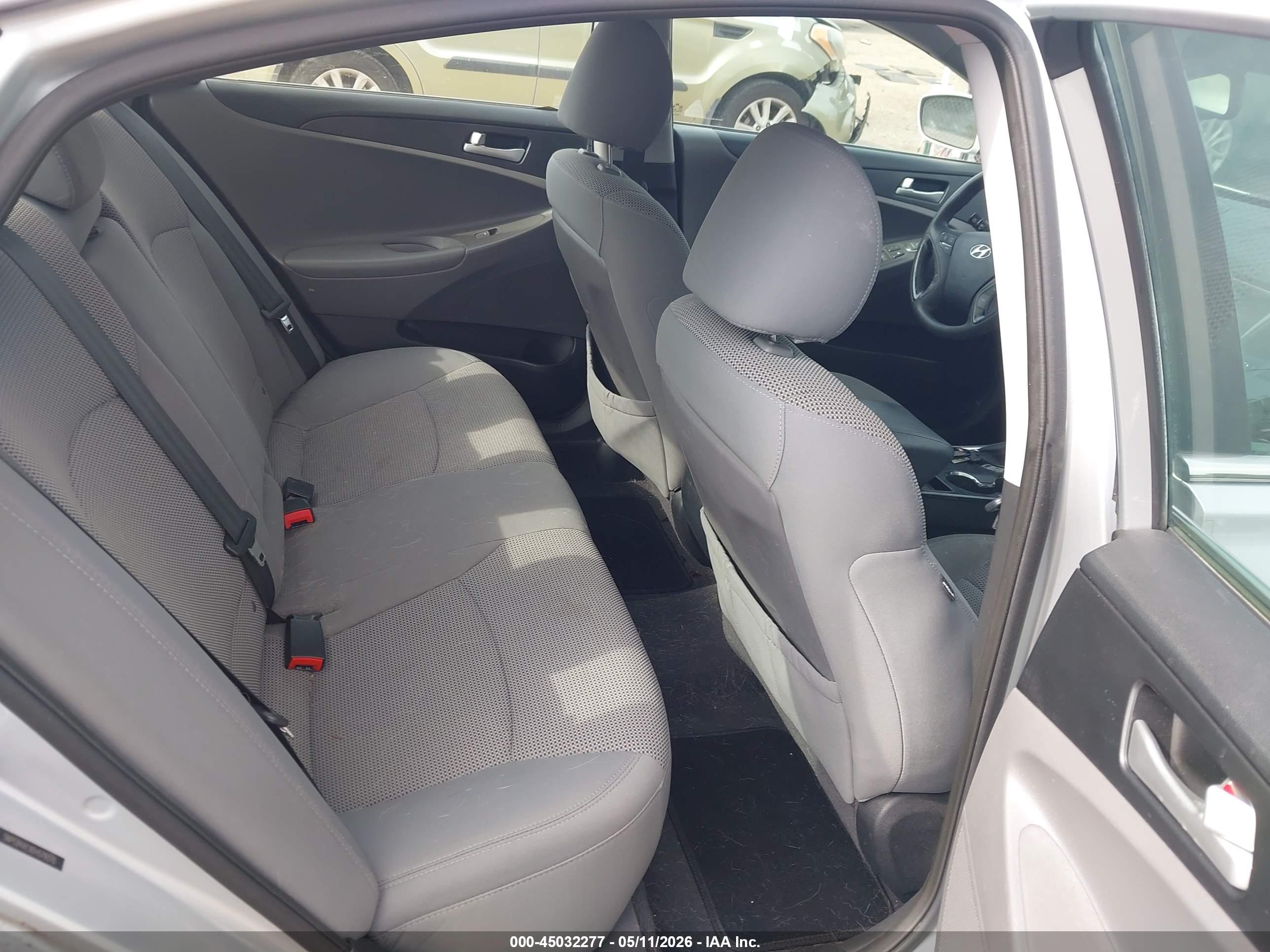 HYUNDAI SONATA image 8