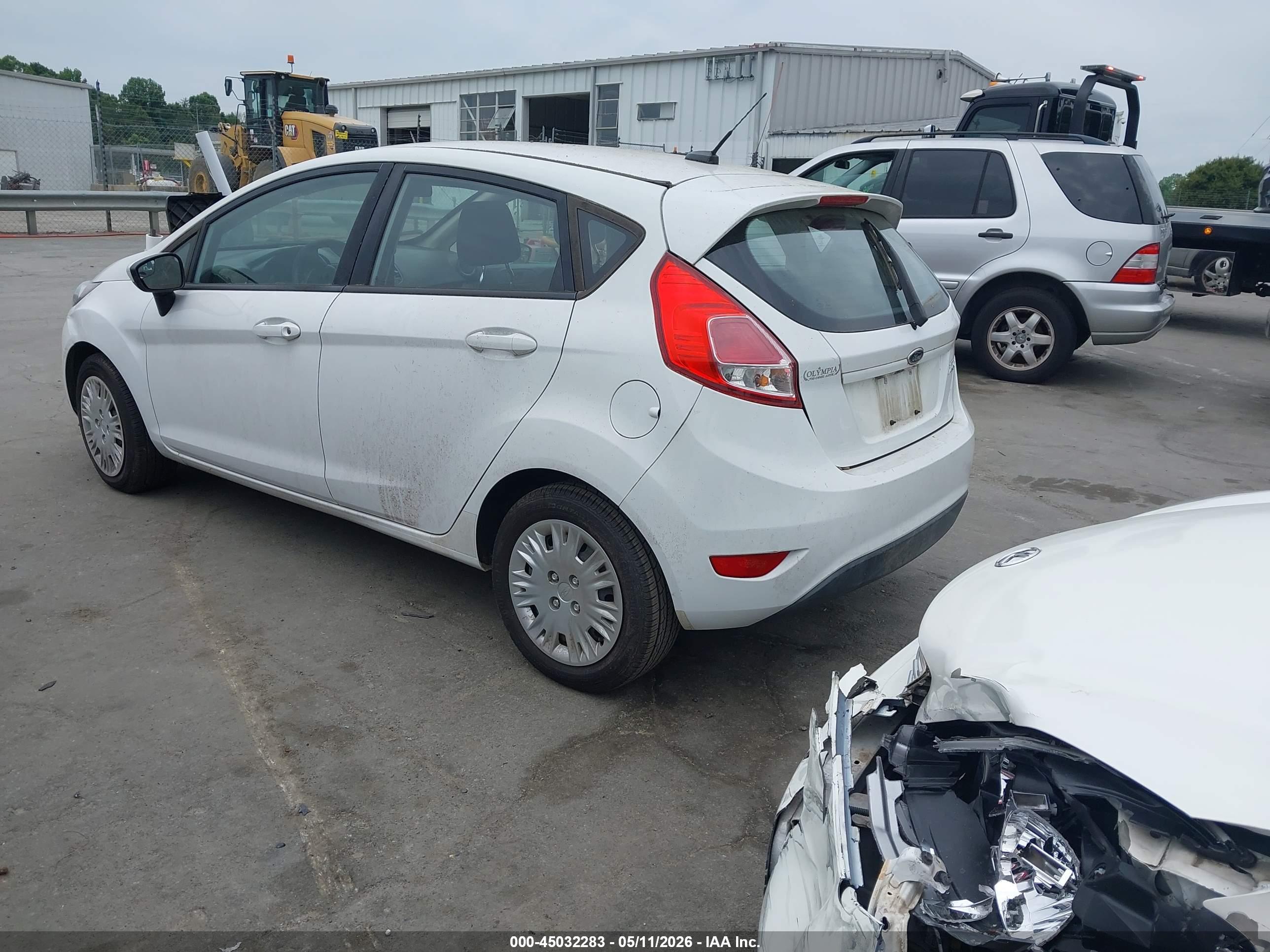 FORD FIESTA image 3