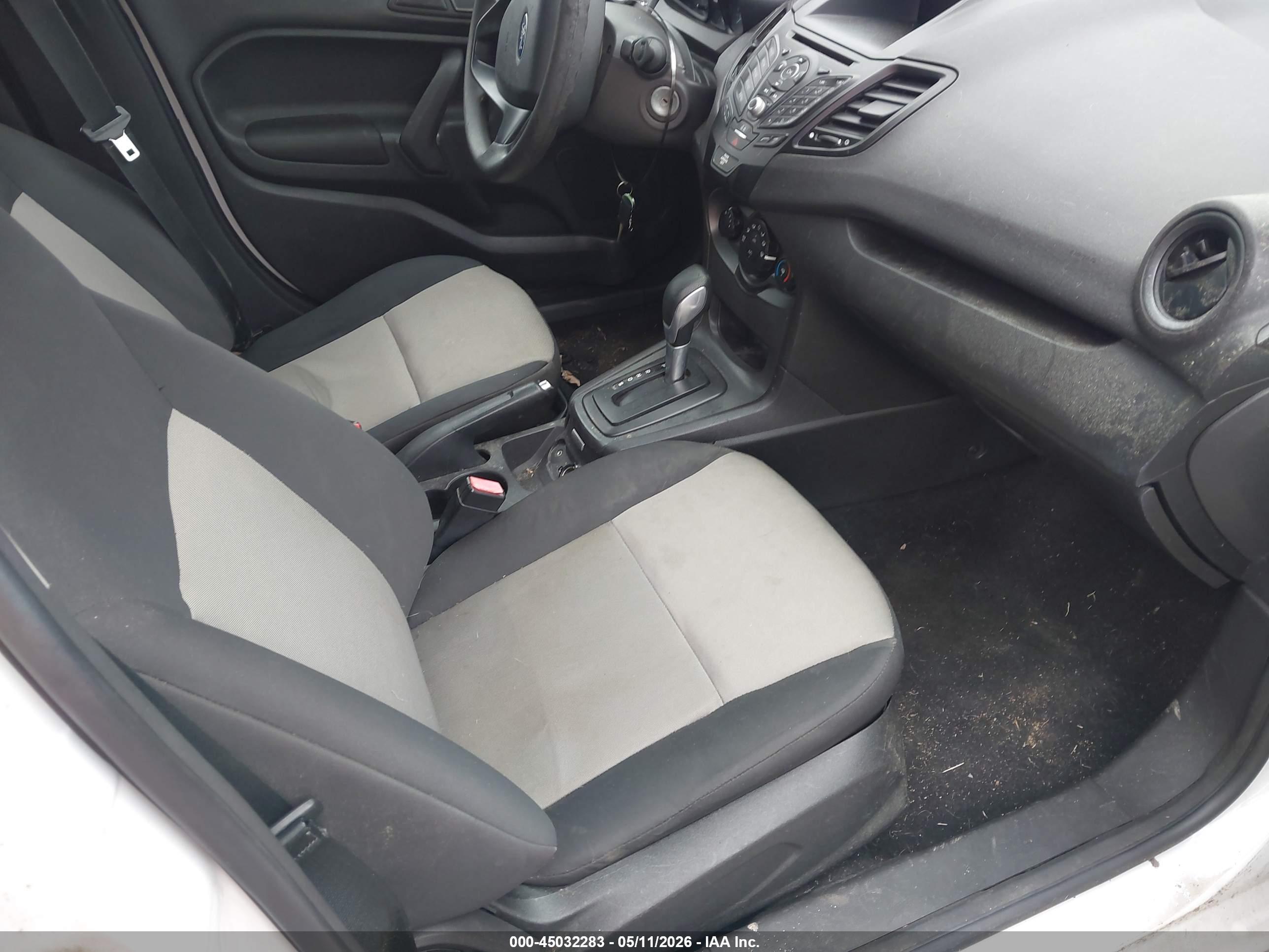 FORD FIESTA image 5
