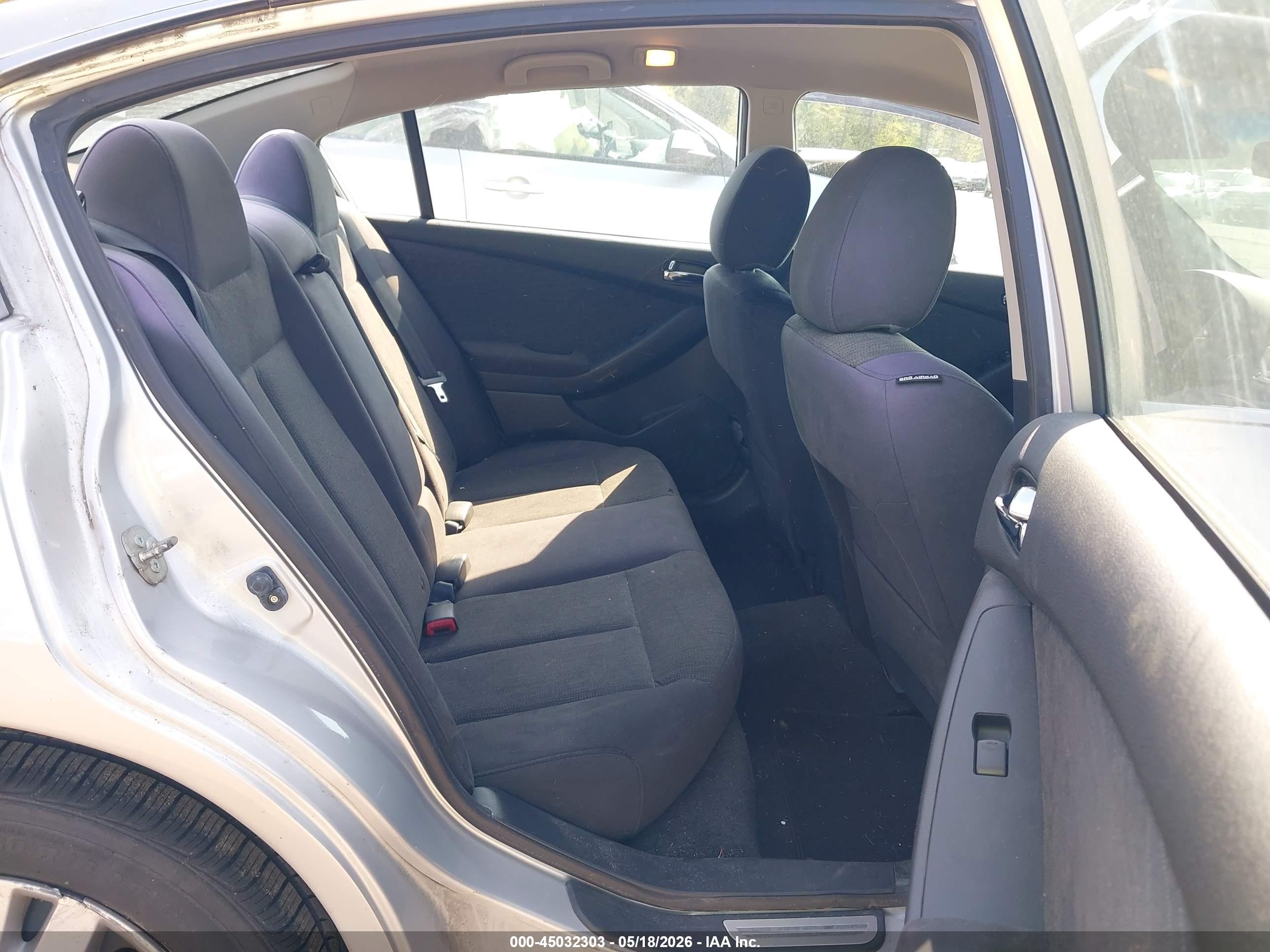 NISSAN ALTIMA image 8