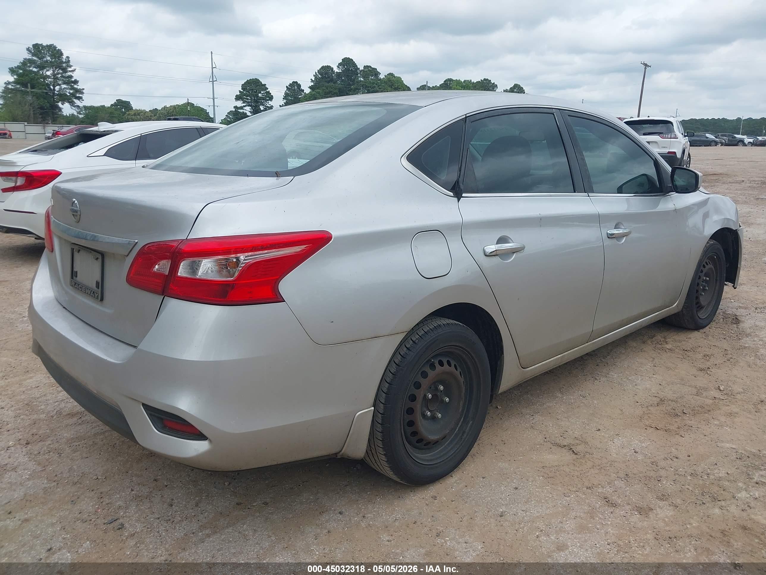 NISSAN SENTRA image 4