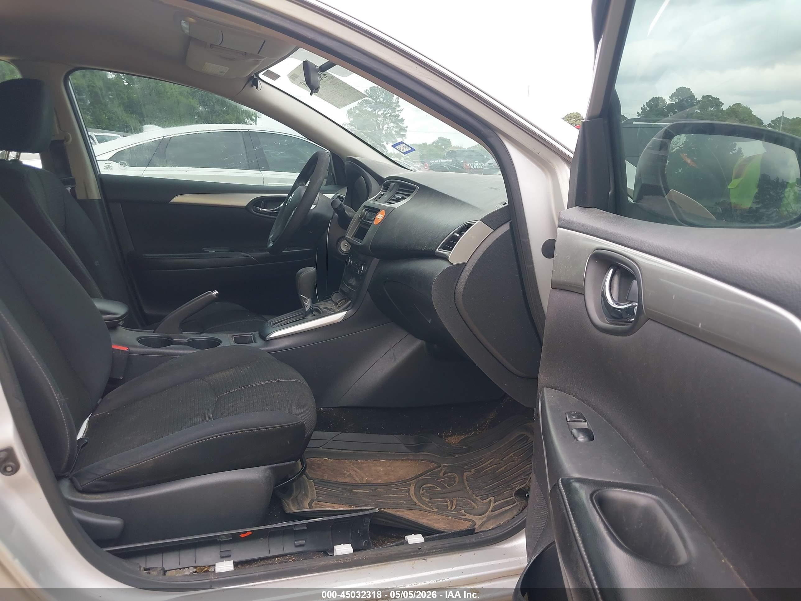 NISSAN SENTRA image 5