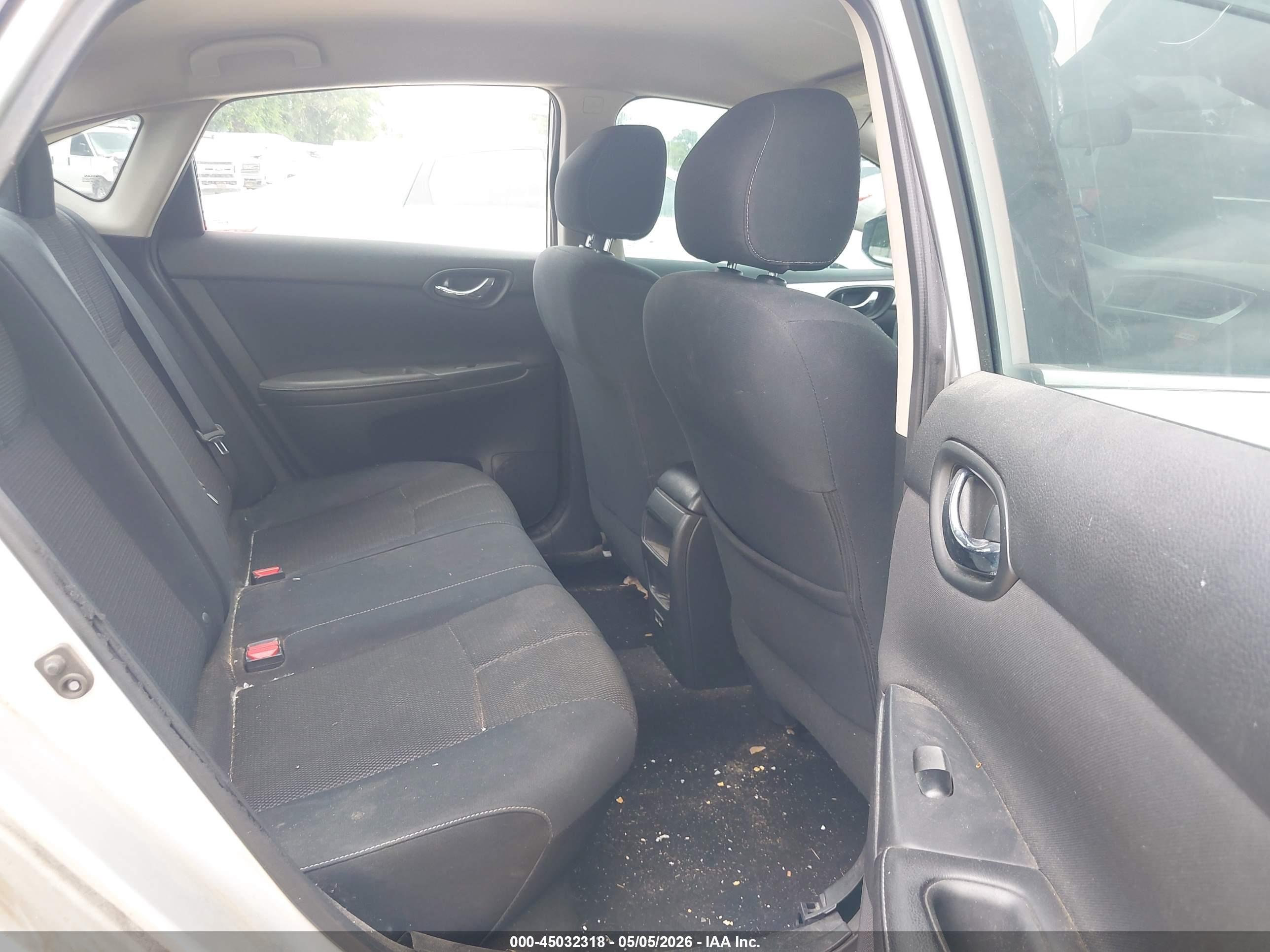 NISSAN SENTRA image 8