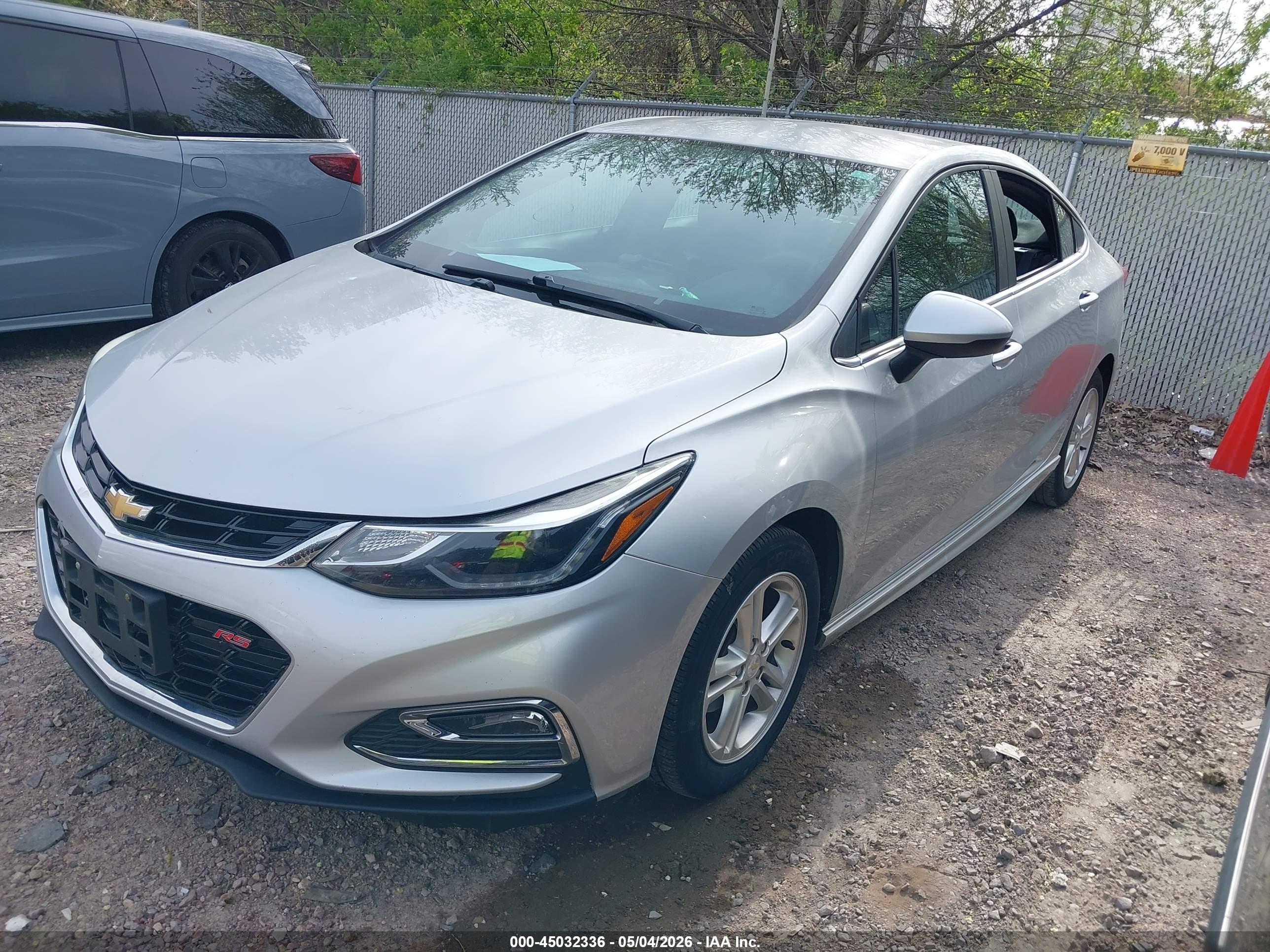 CHEVROLET CRUZE image 2