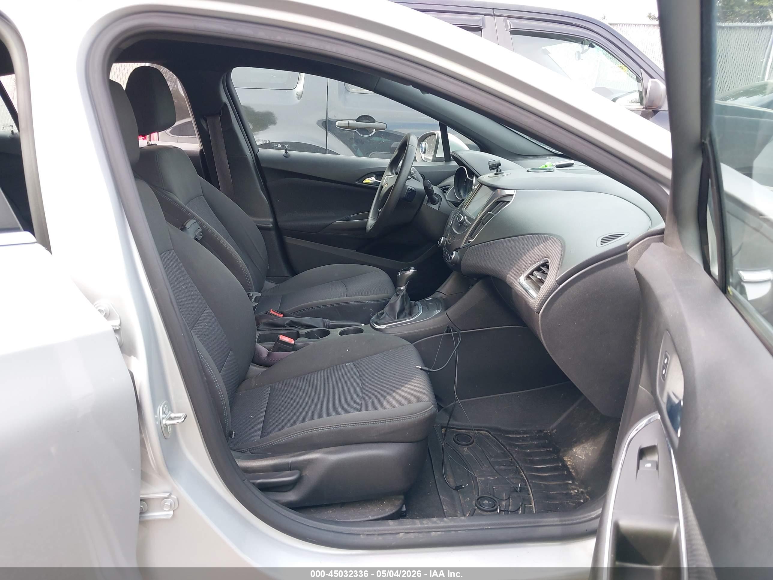 CHEVROLET CRUZE image 5