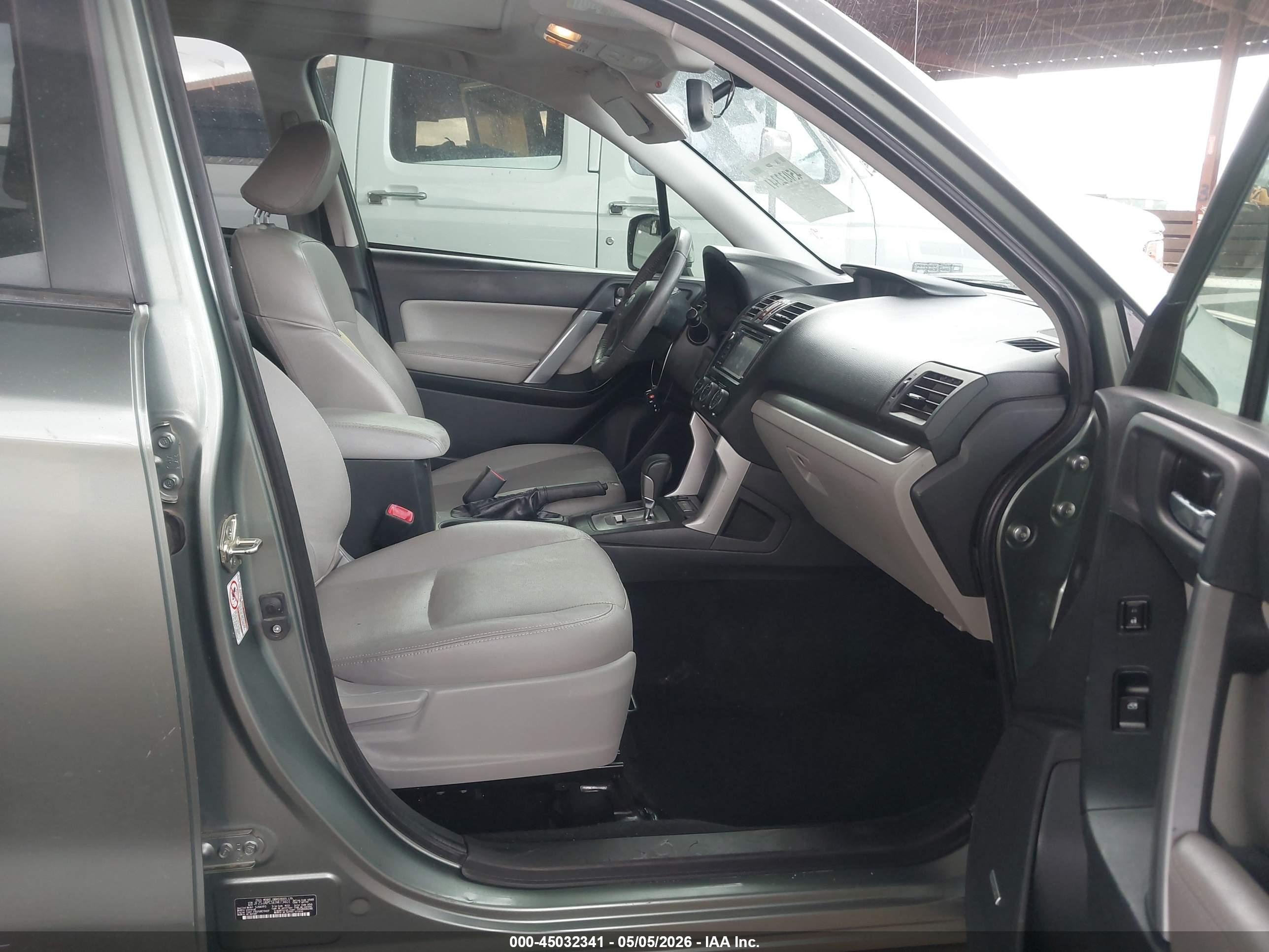 SUBARU FORESTER image 5