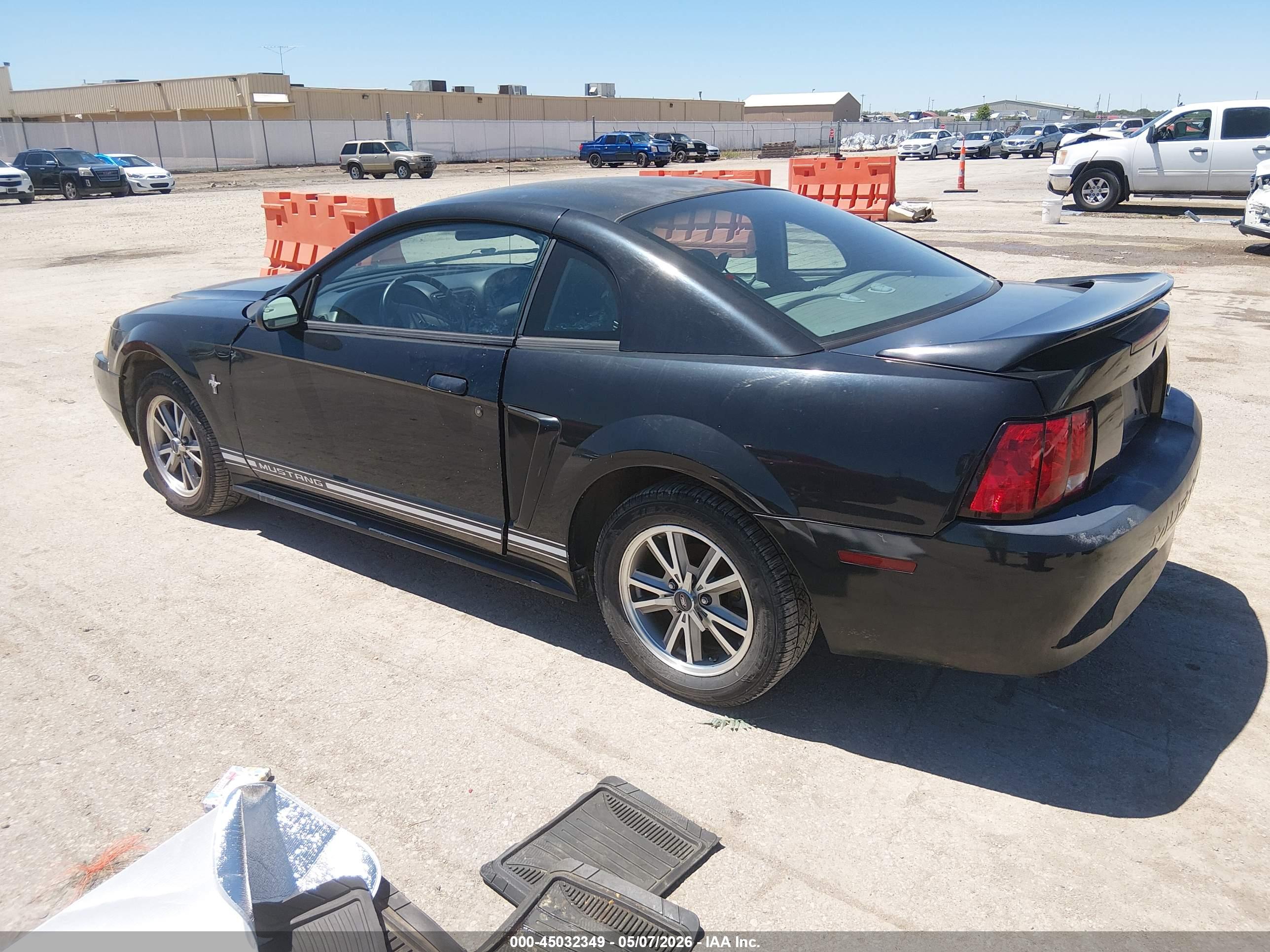 FORD MUSTANG image 3
