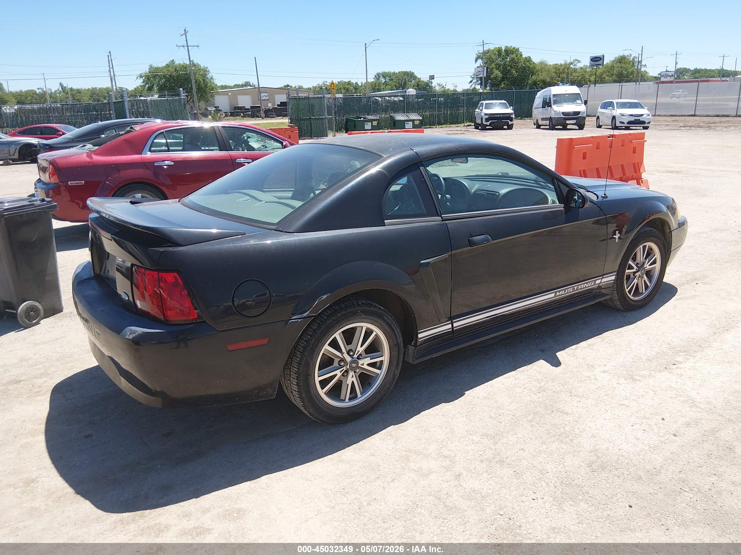 FORD MUSTANG image 4