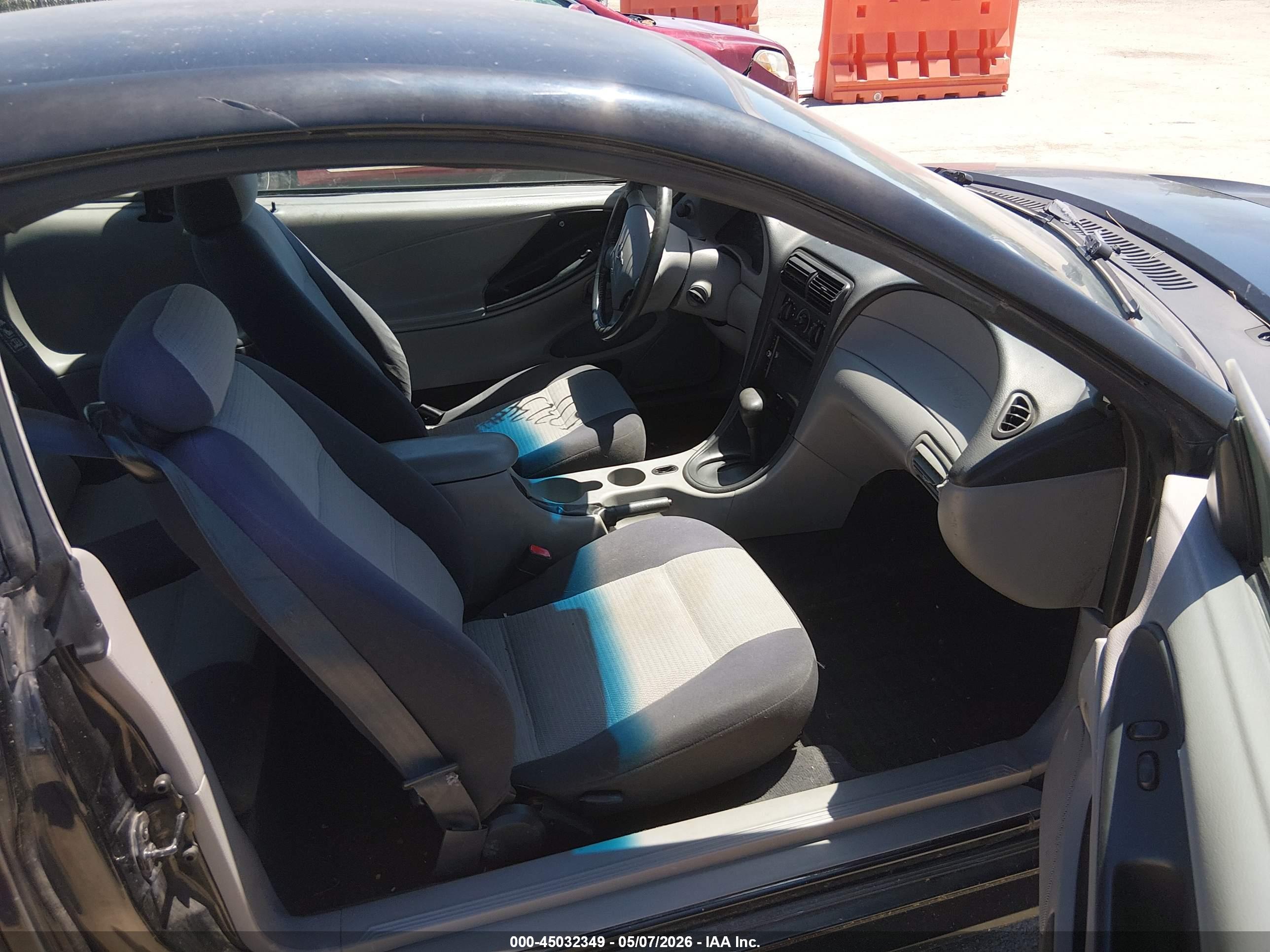 FORD MUSTANG image 5