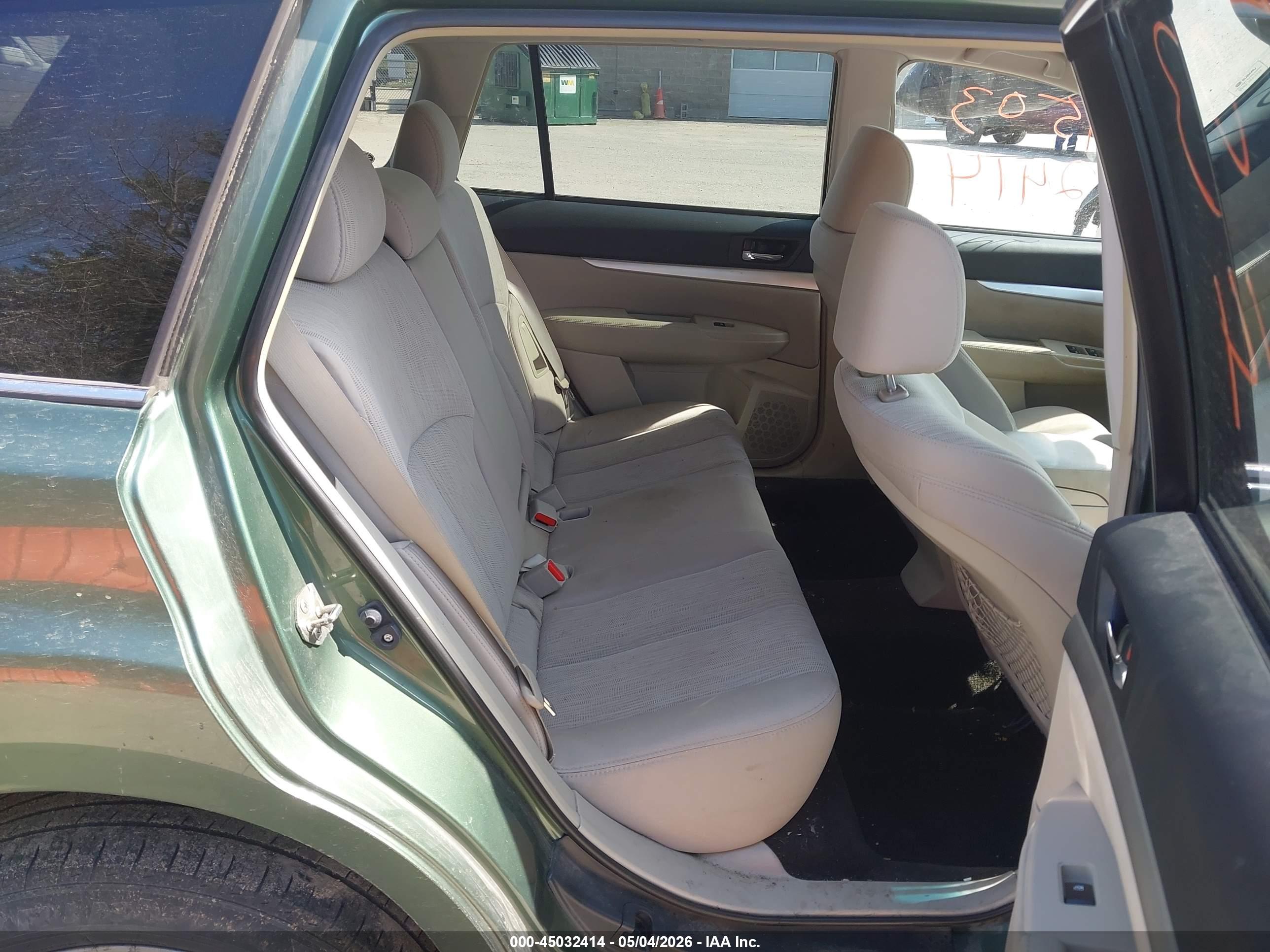 SUBARU OUTBACK image 8