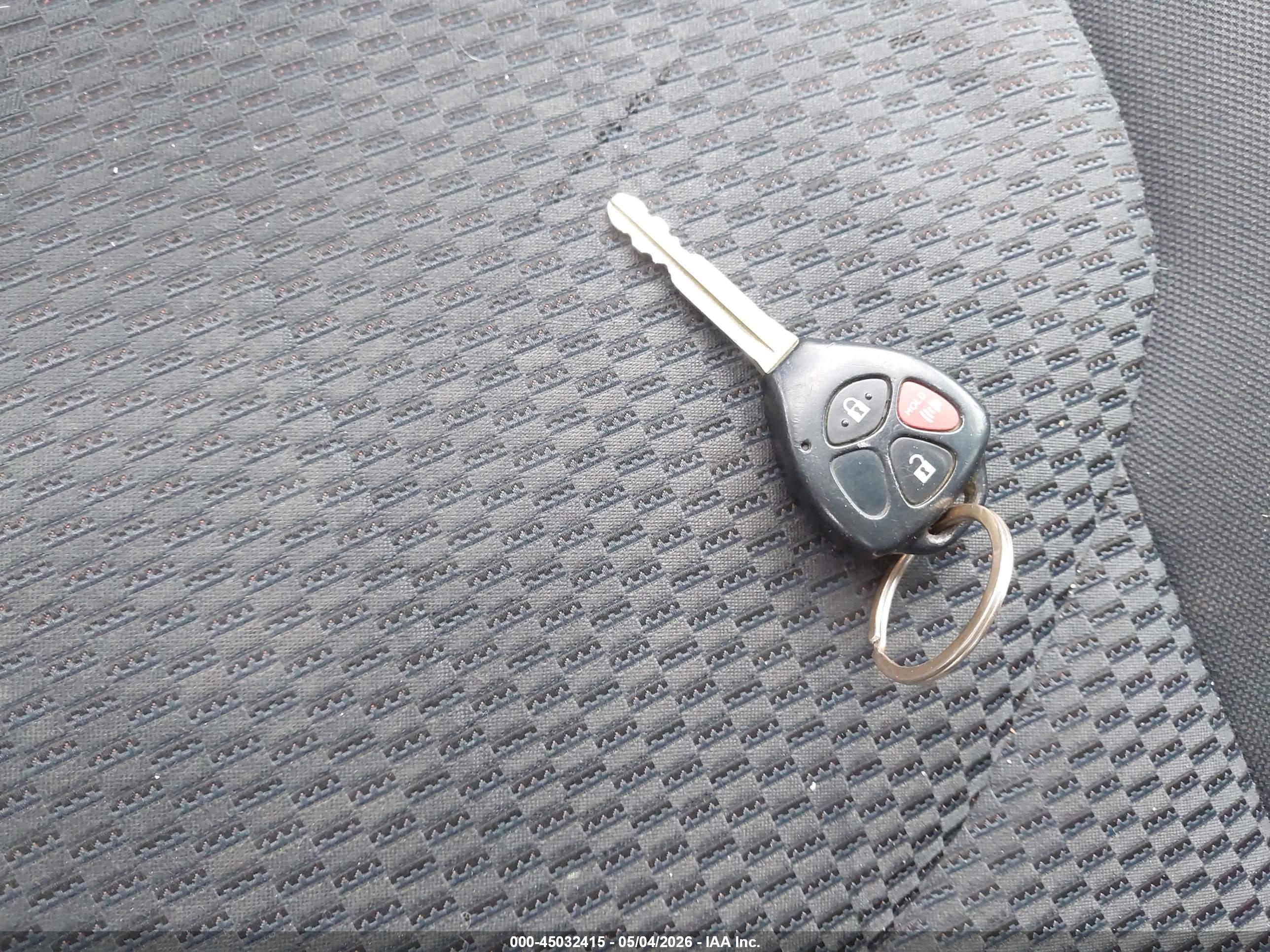 TOYOTA RAV4 image 11