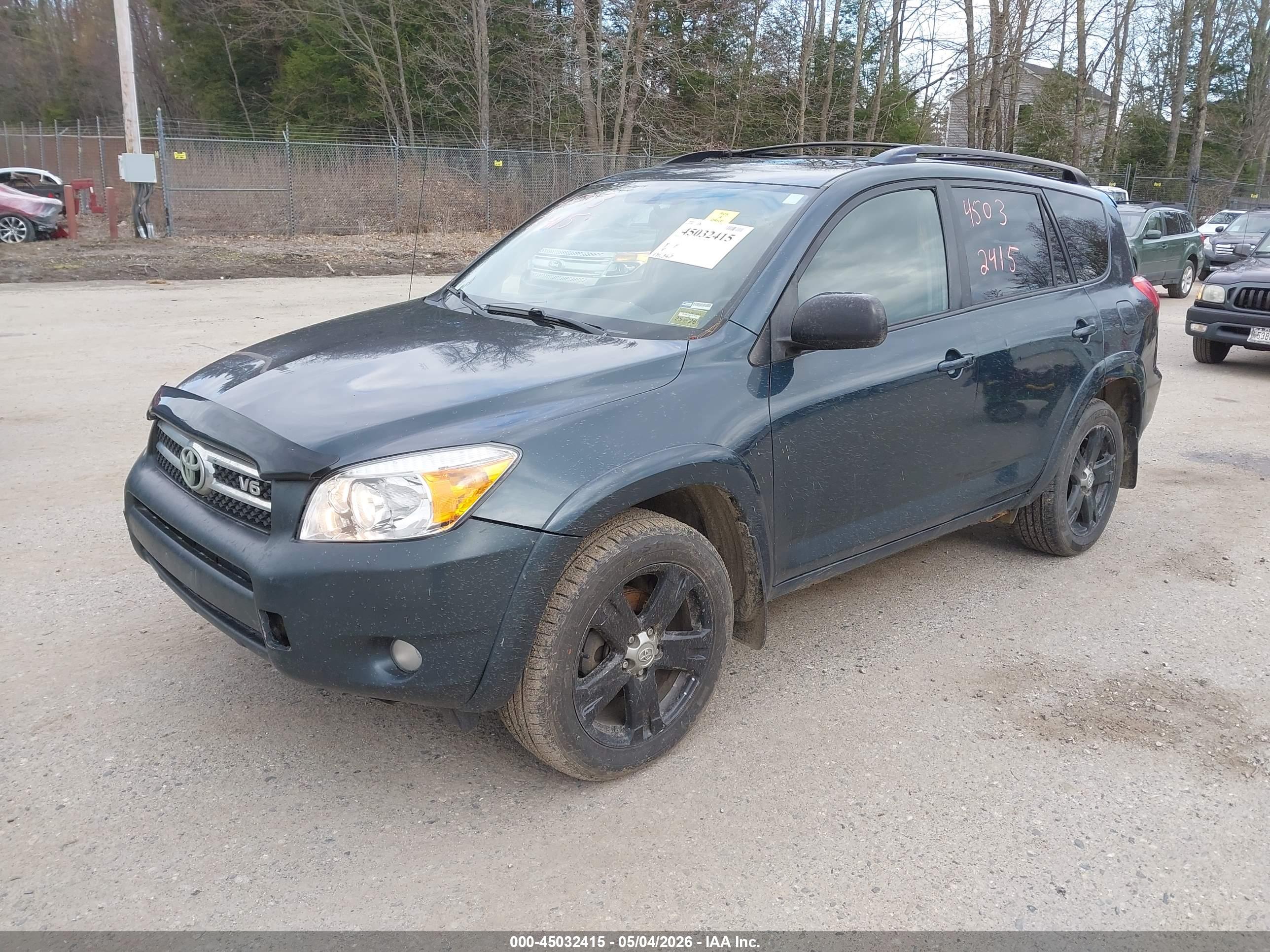 TOYOTA RAV4 image 2